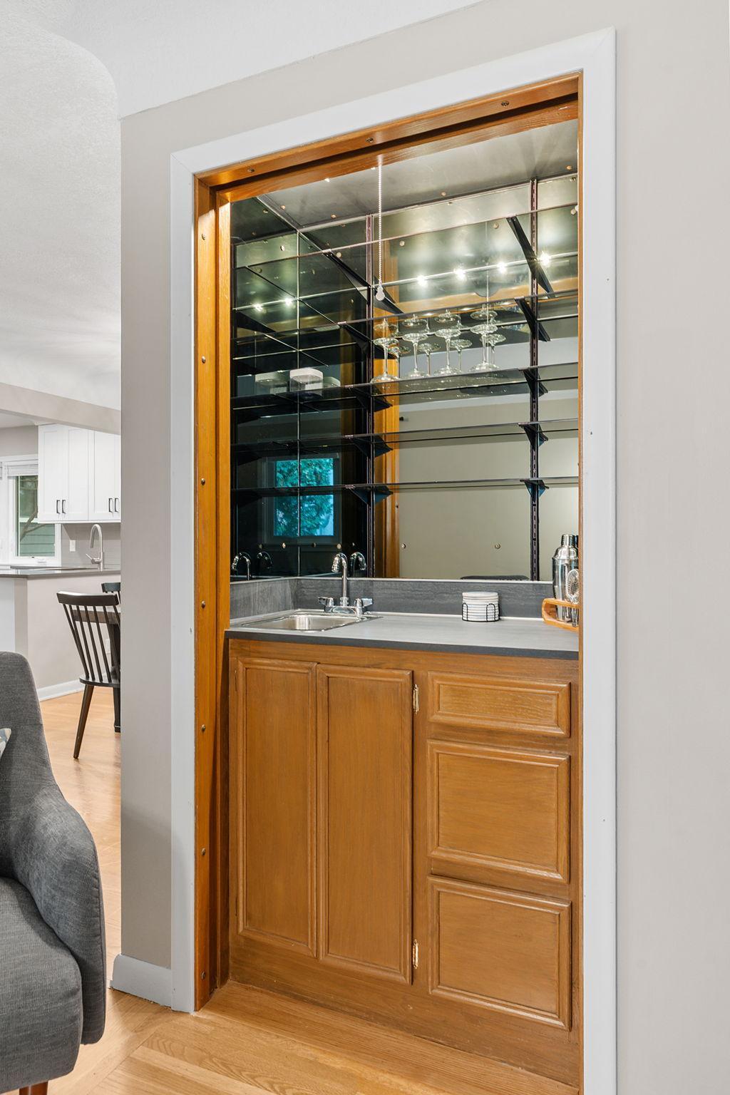 View of Residential at 4128 Ewing Avenue, Minneapolis MN 55410, Minneapolis (8 of 56) - Mike Wilen | Minnesota Team Real Estate