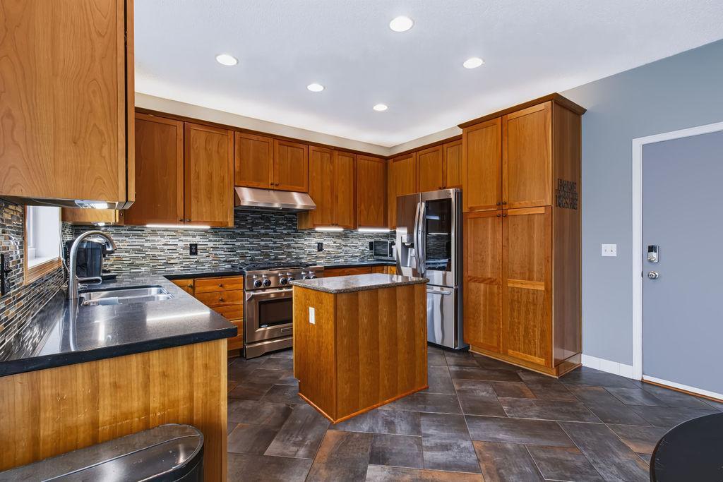 View of Residential at 8547 Kirkwood Lane, Maple Grove MN 55369, Maple Grove (6 of 46) - Mike Wilen | Minnesota Team Real Estate
