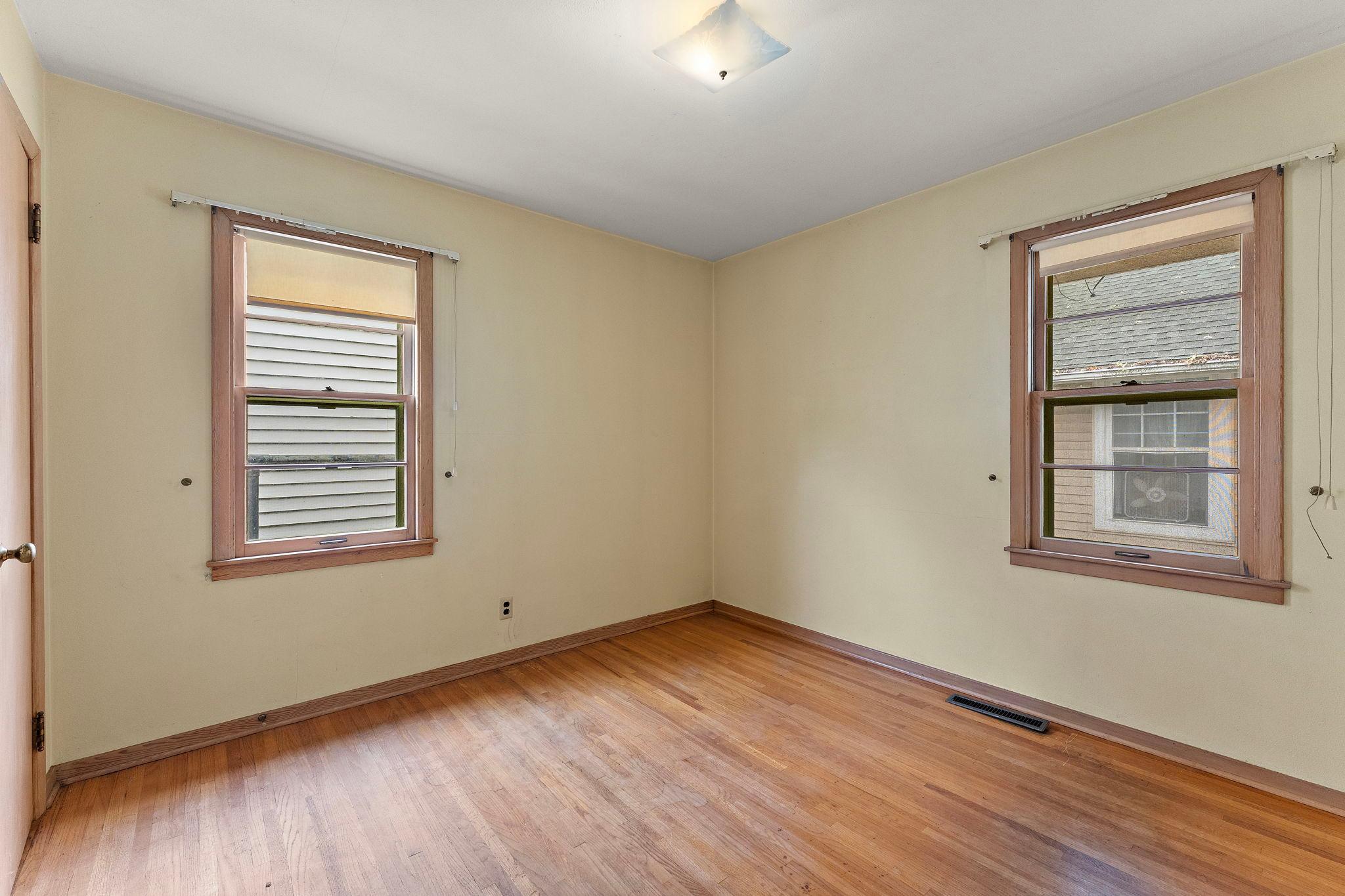 View of Residential at 1590 Payne Avenue, Saint Paul MN 55130, Saint Paul (11 of 23) - Mike Wilen | Minnesota Team Real Estate