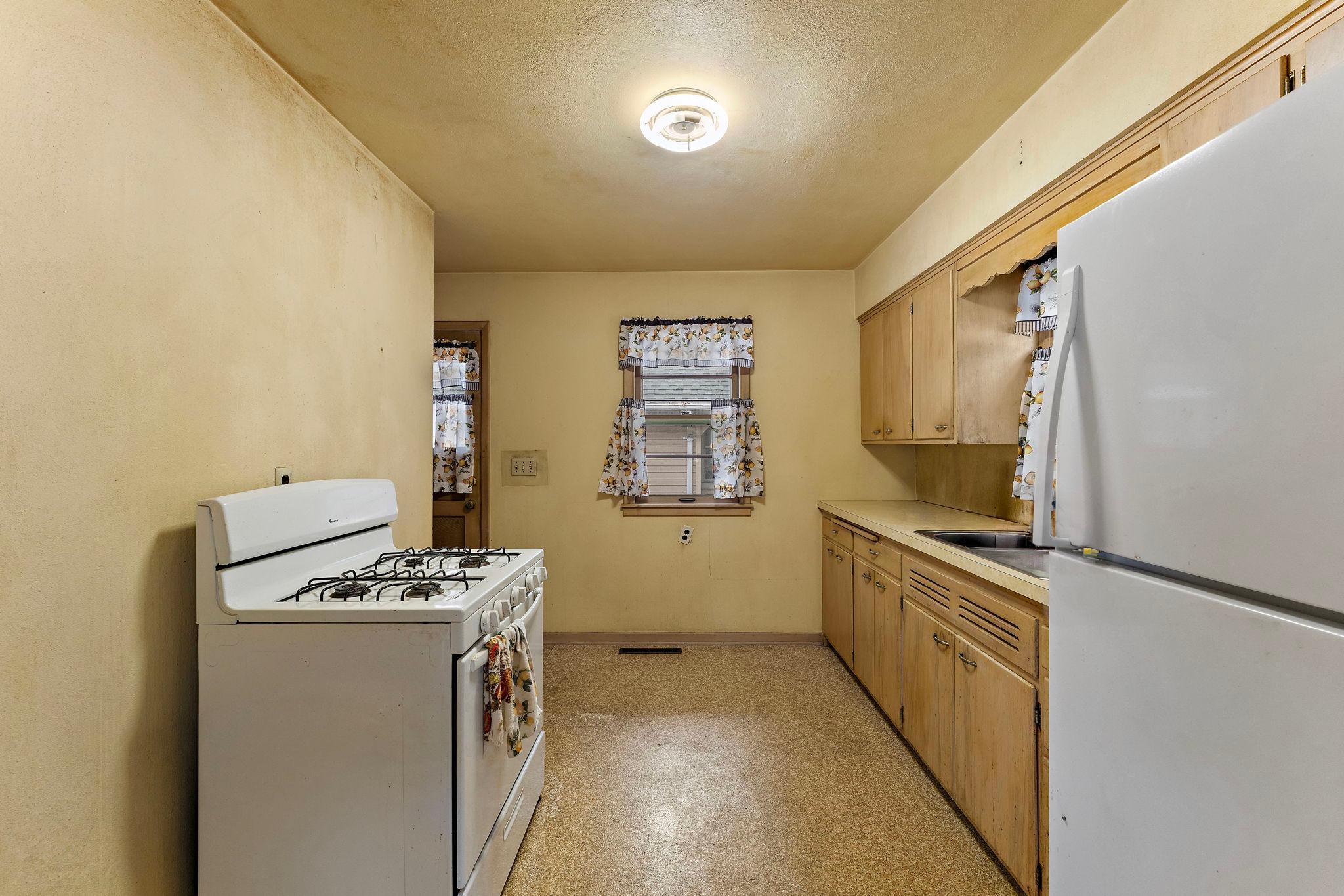 View of Residential at 1590 Payne Avenue, Saint Paul MN 55130, Saint Paul (10 of 23) - Mike Wilen | Minnesota Team Real Estate