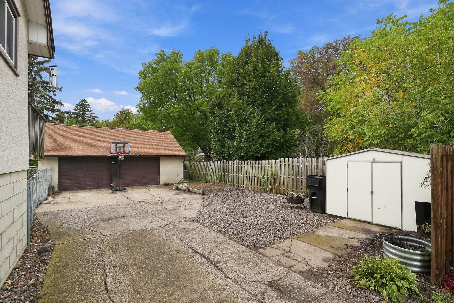 View of Residential at 1885 Manton Street, Maplewood MN 55109, Maplewood (40 of 42) - Mike Wilen | Minnesota Team Real Estate