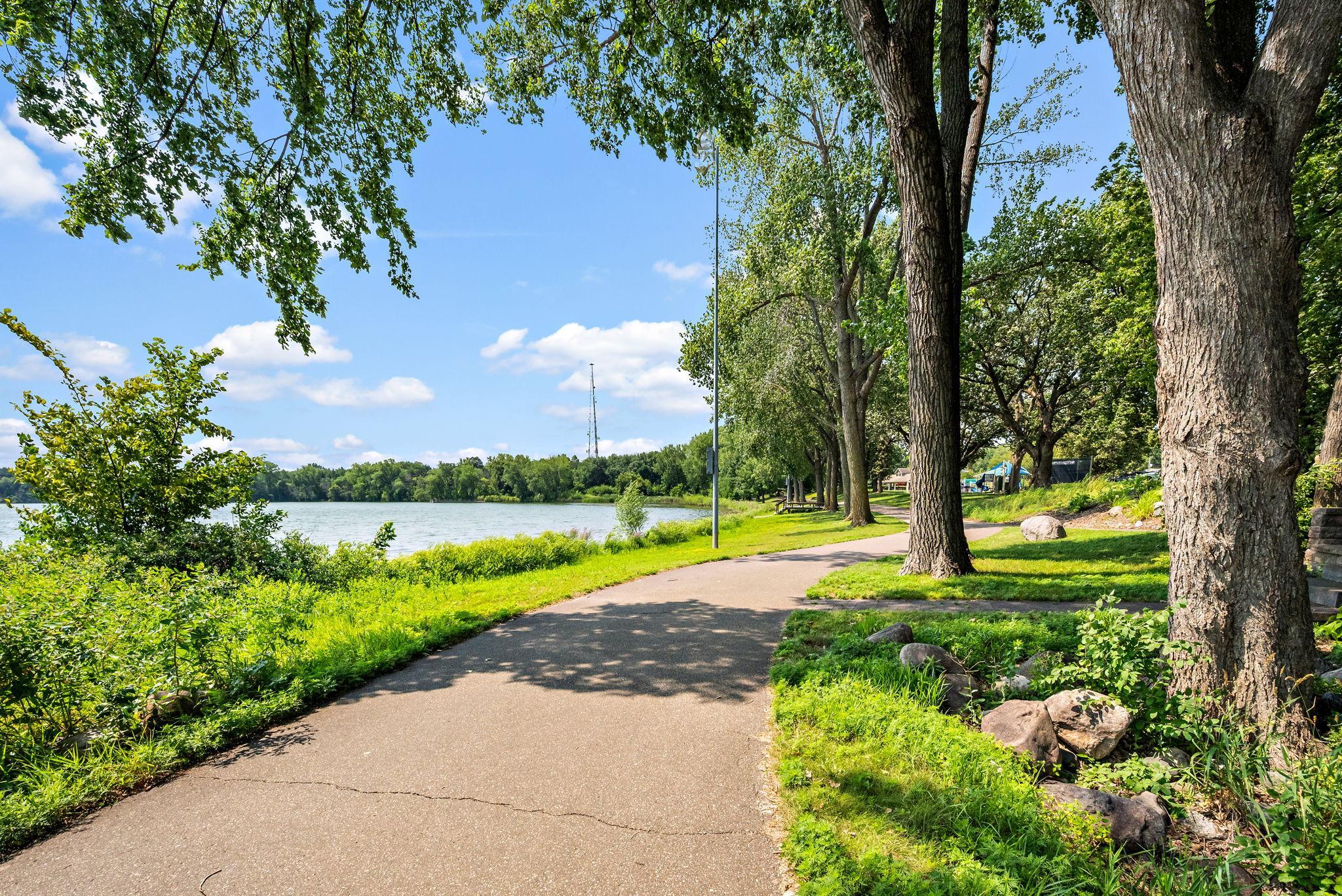 View of Residential at 1905 Shenandoah Court #D, Plymouth MN 55447, Plymouth (29 of 33) - Mike Wilen | Minnesota Team Real Estate