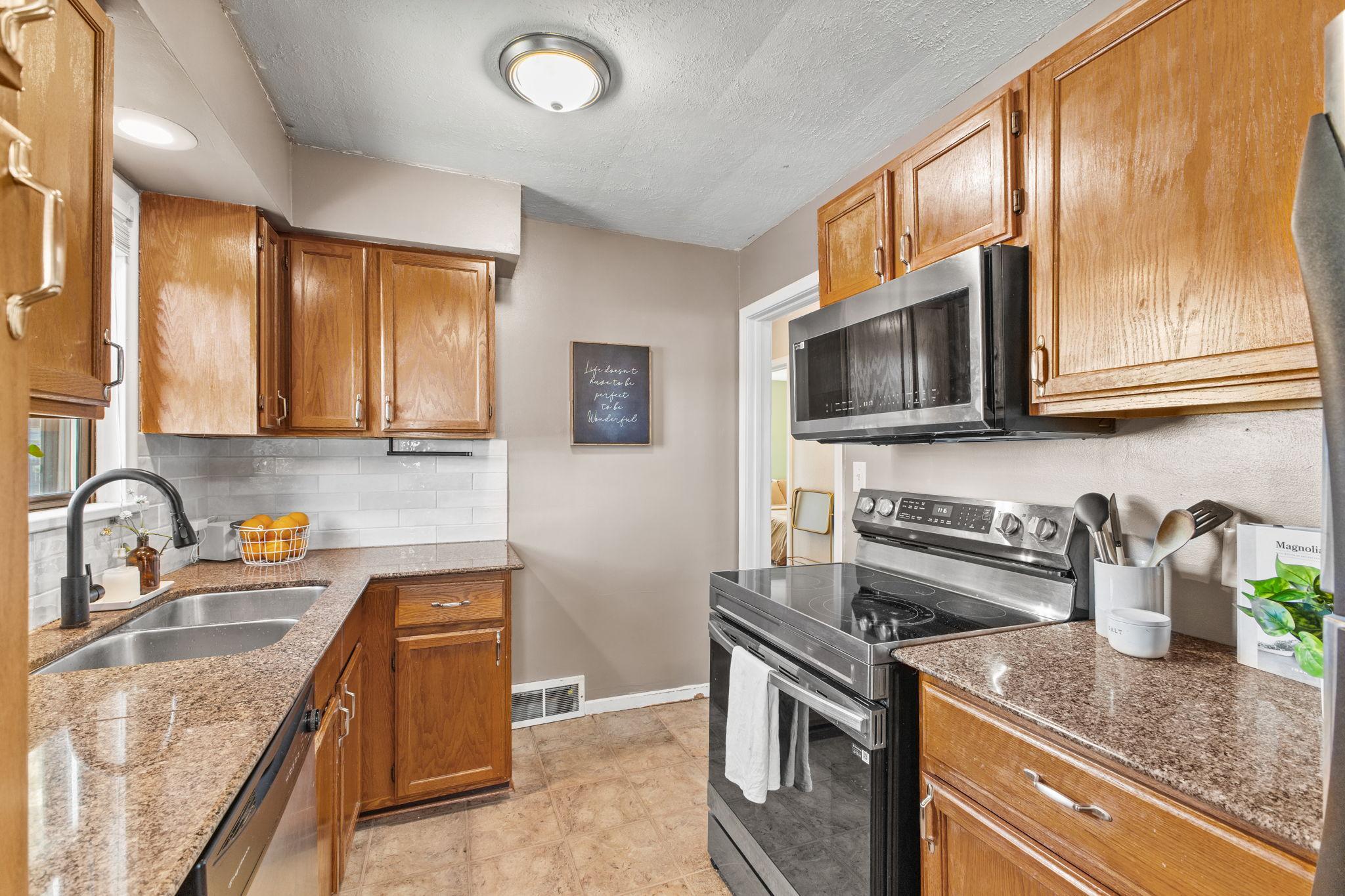 View of Residential at 1965 Montana Avenue, Saint Paul MN 55119, Saint Paul (14 of 49) - Mike Wilen | Minnesota Team Real Estate