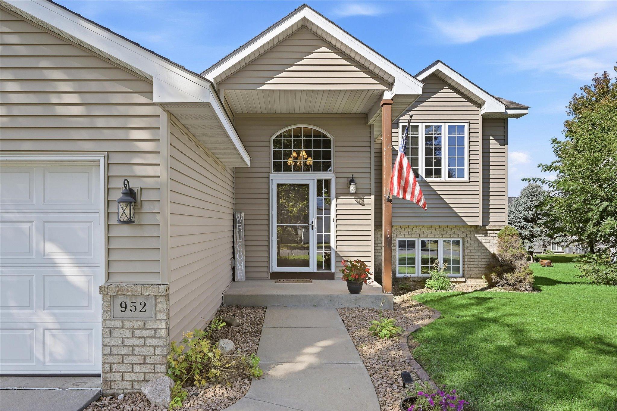 View of Residential at 952 Chestnut Street, Belle Plaine MN 56011, Belle Plaine (2 of 30) - Mike Wilen | Minnesota Team Real Estate