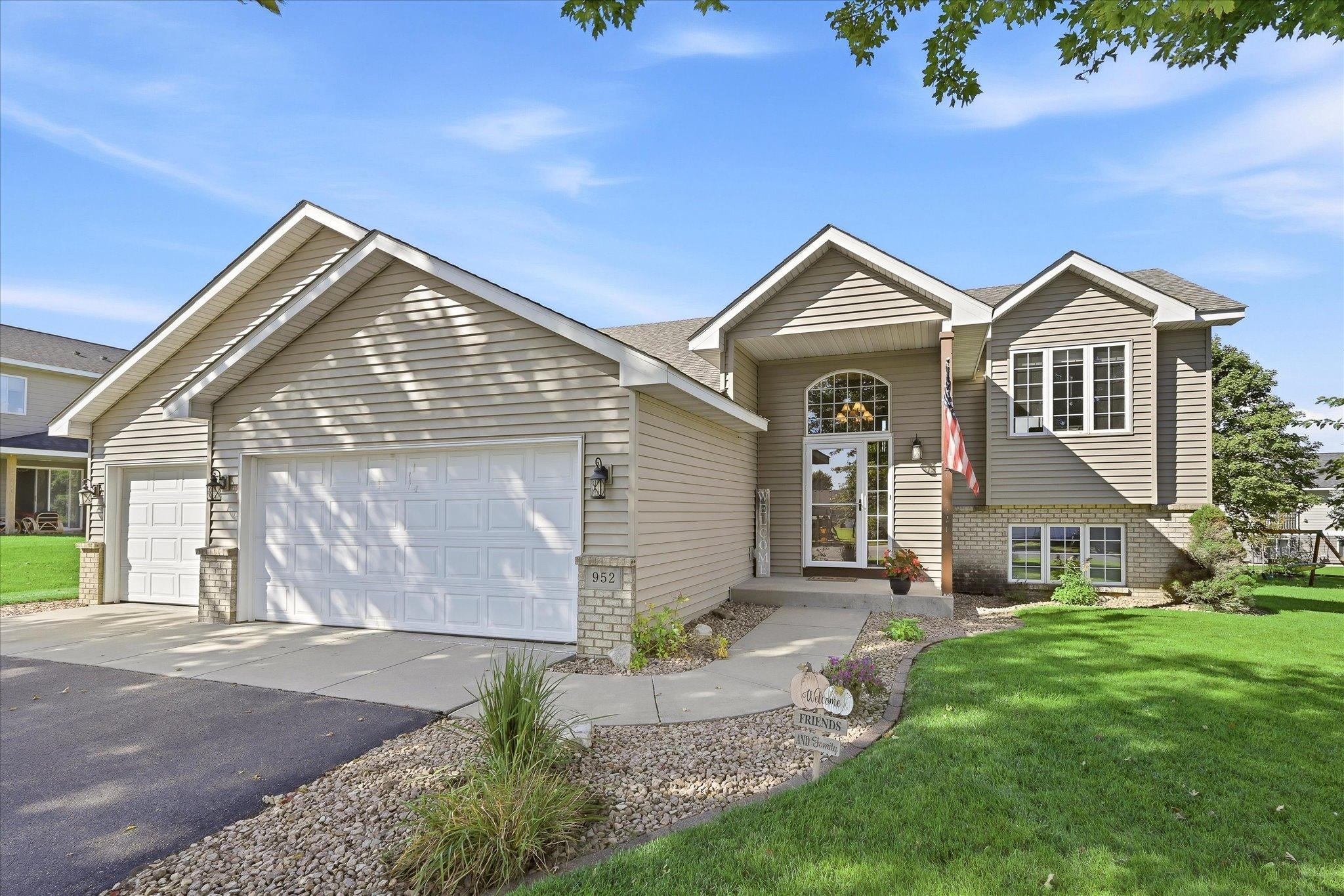 View of Single Family at 952 Chestnut Street, Belle Plaine - Mike Wilen | Minnesota Team Real Estate