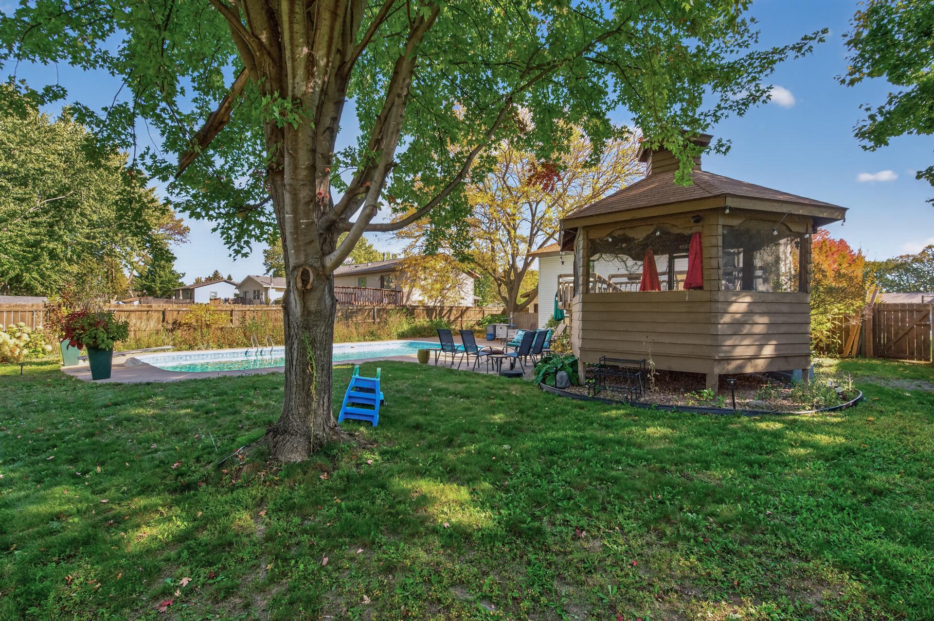 View of Residential at 2236 Helena Avenue, Oakdale MN 55128, Oakdale (49 of 50) - Mike Wilen | Minnesota Team Real Estate