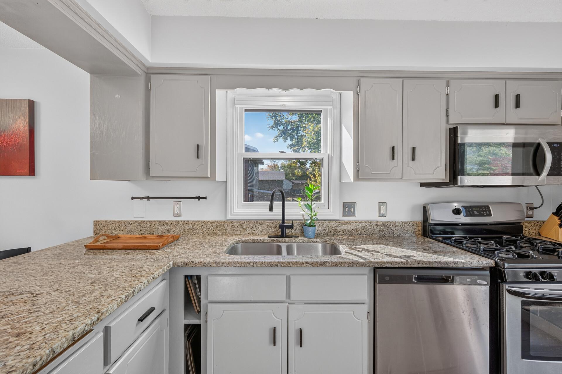 View of Residential at 2236 Helena Avenue, Oakdale MN 55128, Oakdale (17 of 50) - Mike Wilen | Minnesota Team Real Estate