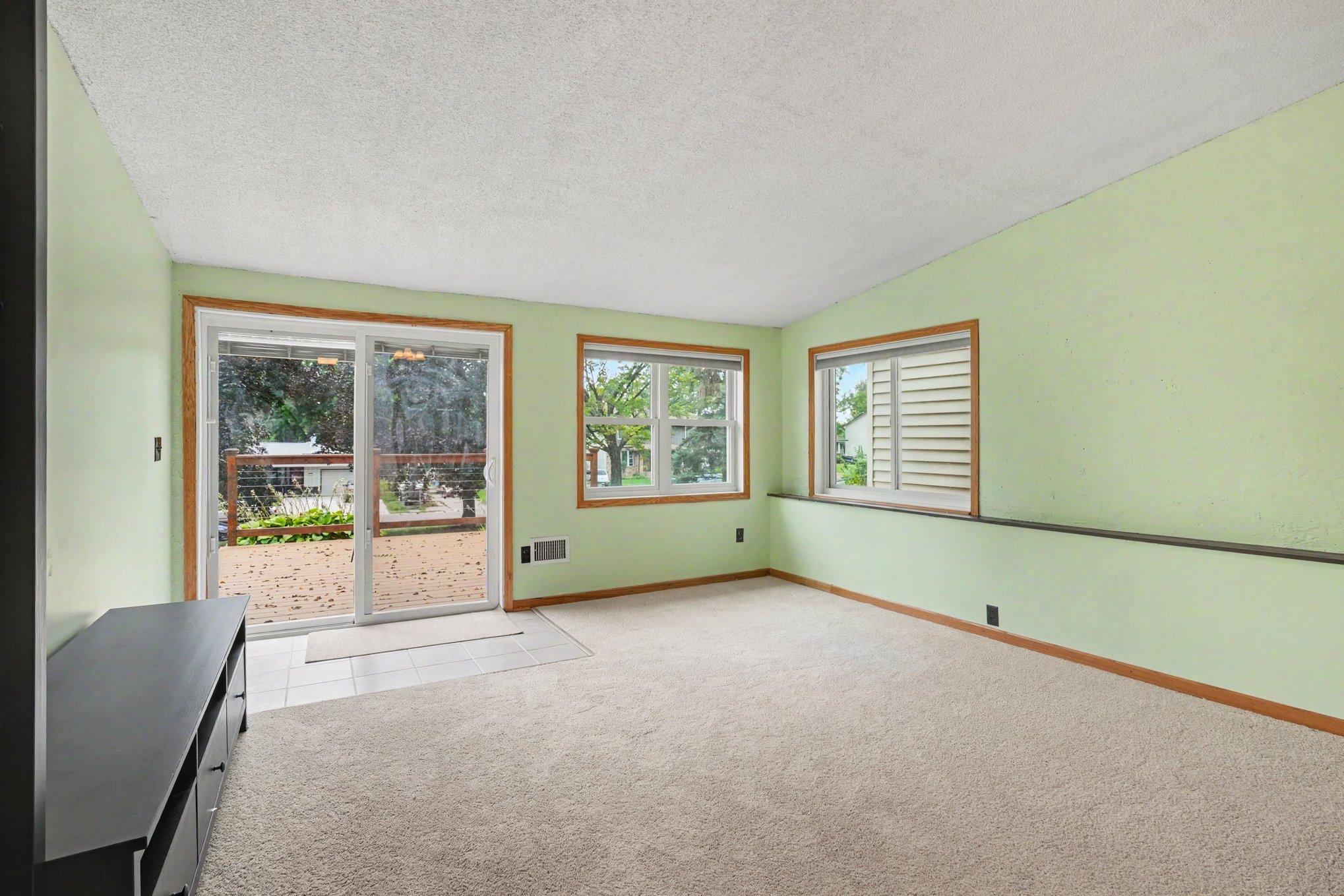 View of Residential at 549 18th Avenue, South Saint Paul MN 55075, South Saint Paul (7 of 23) - Mike Wilen | Minnesota Team Real Estate