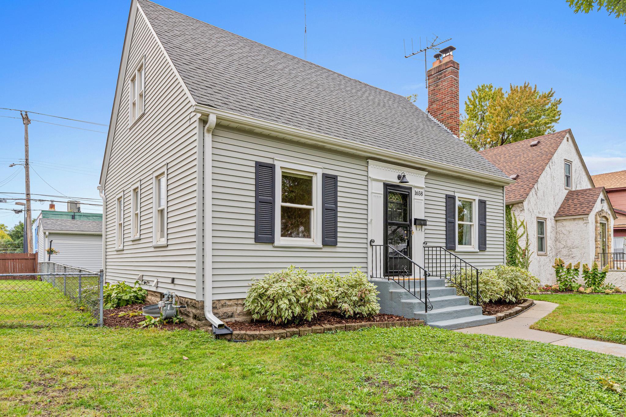 View of Residential at 1658 Sherburne Avenue, Saint Paul MN 55104, Saint Paul (34 of 42) - Mike Wilen | Minnesota Team Real Estate