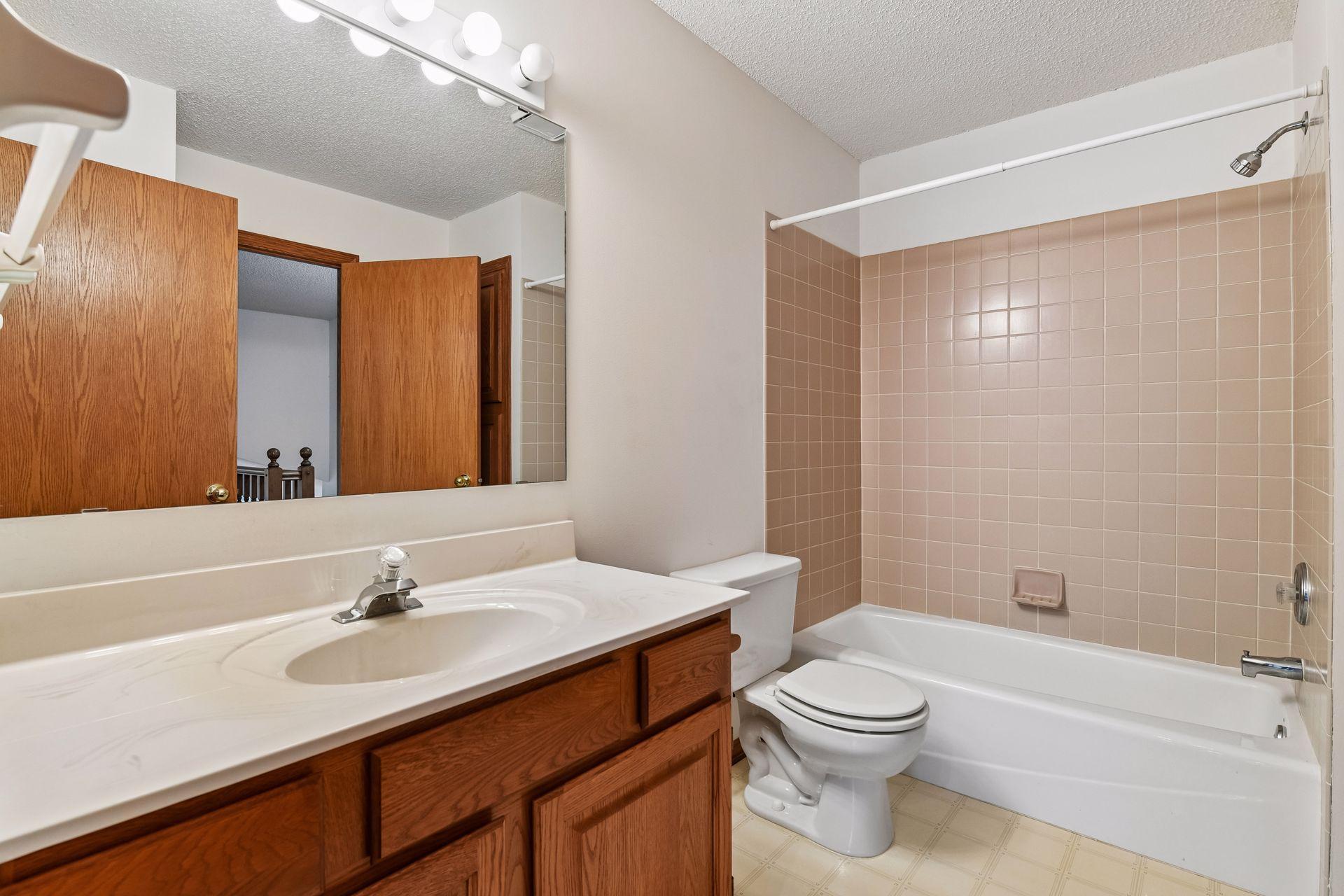 View of Residential at 18512 Lime Tree Court, Minnetonka MN 55345, Minnetonka (20 of 23) - Mike Wilen | Minnesota Team Real Estate