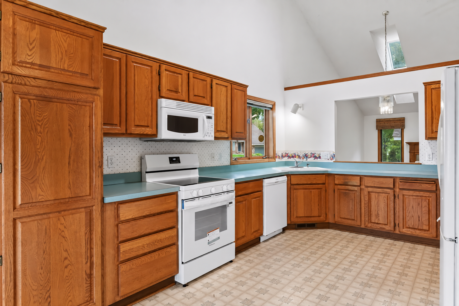 View of Residential at 18512 Lime Tree Court, Minnetonka MN 55345, Minnetonka (7 of 23) - Mike Wilen | Minnesota Team Real Estate