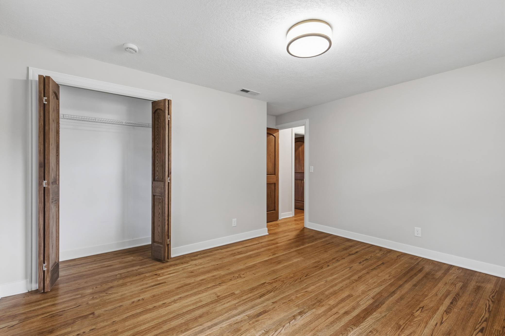 View of Residential at 5613 Warden Avenue, Edina MN 55436, Edina (33 of 51) - Mike Wilen | Minnesota Team Real Estate