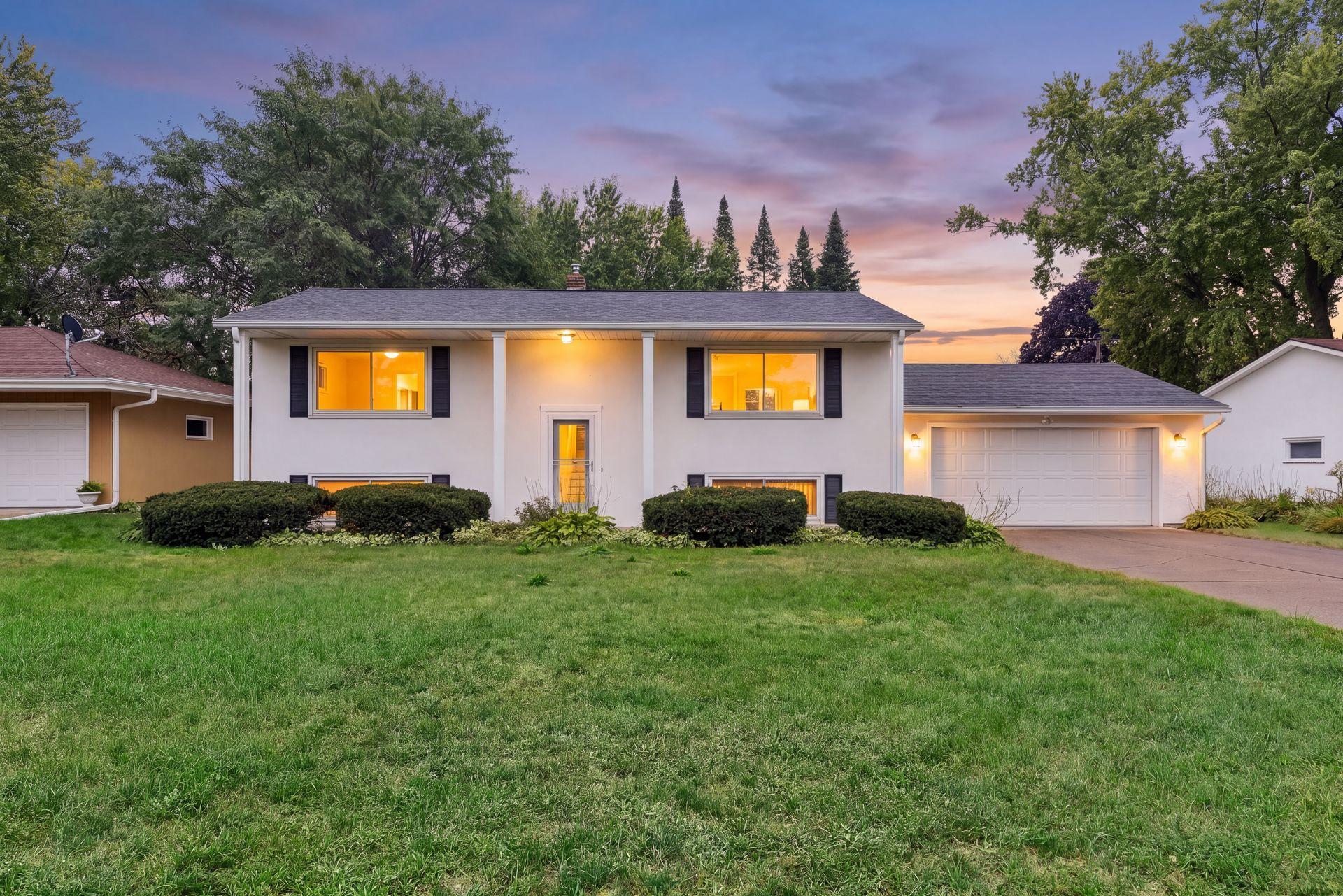 View of Single Family at 1616 Sandhurst Avenue, Maplewood - Mike Wilen | Minnesota Team Real Estate