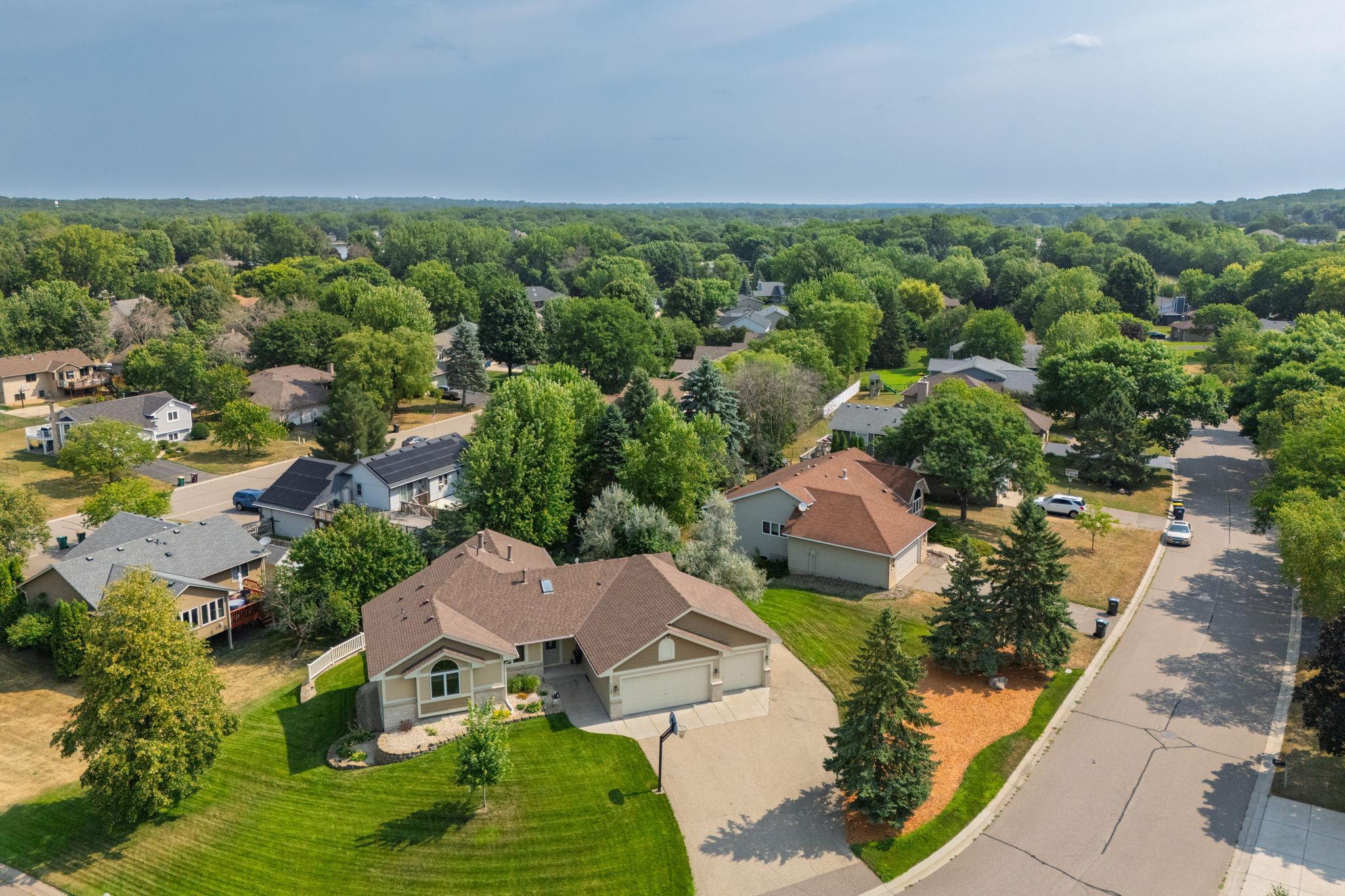 View of Residential at 16185 Inglewood Drive, Lakeville MN 55044, Lakeville (10 of 14) - Mike Wilen | Minnesota Team Real Estate
