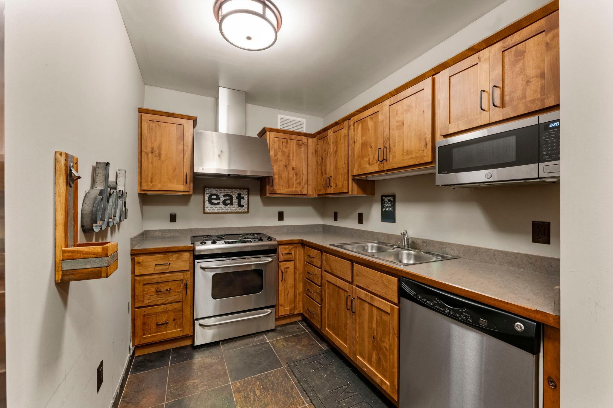 View of Residential at 21761 Pine Tree Circle, Lakeville MN 55044, Lakeville (78 of 100) - Mike Wilen | Minnesota Team Real Estate