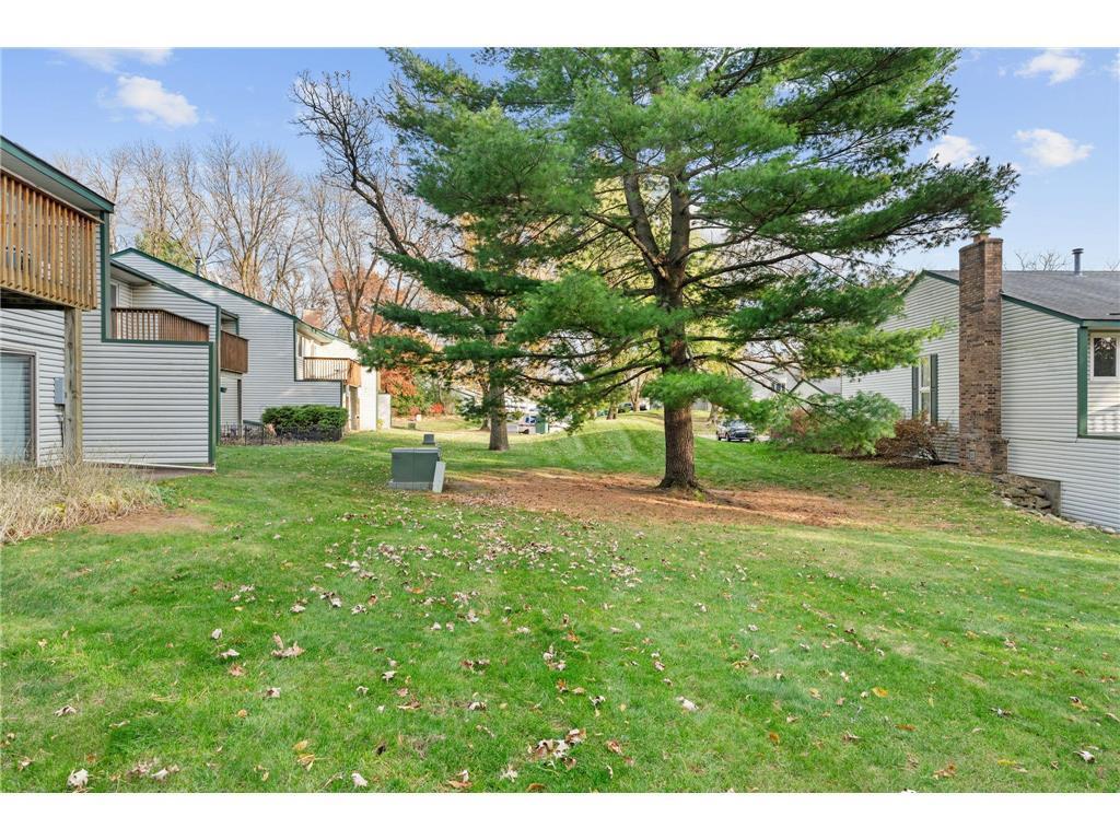 View of Residential at 13573 Everton Avenue, Apple Valley MN 55124, Apple Valley (22 of 29) - Mike Wilen | Minnesota Team Real Estate
