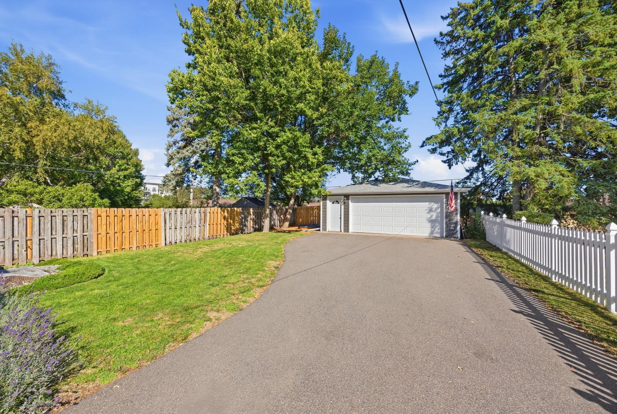 View of Residential at 3055 Salem Avenue, Saint Louis Park MN 55416, Saint Louis Park (24 of 27) - Mike Wilen | Minnesota Team Real Estate