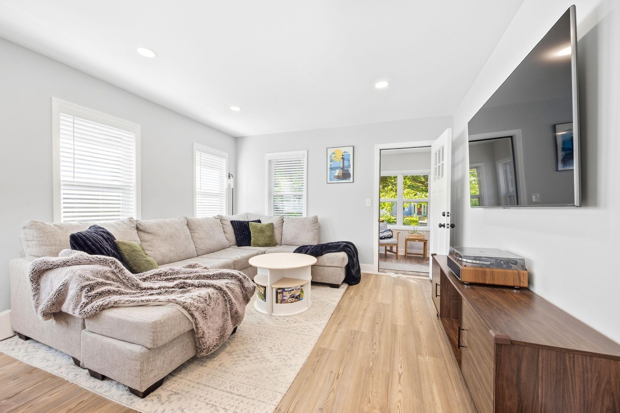 View of Residential at 3055 Salem Avenue, Saint Louis Park MN 55416, Saint Louis Park (6 of 27) - Mike Wilen | Minnesota Team Real Estate