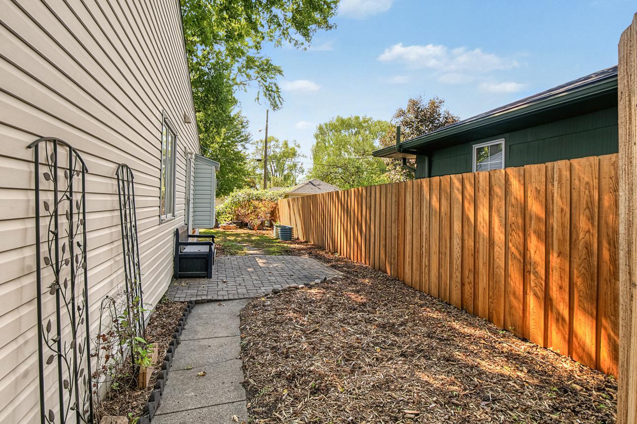 View of Residential at 2024 Itasca Avenue, Saint Paul MN 55116, Saint Paul (38 of 48) - Mike Wilen | Minnesota Team Real Estate