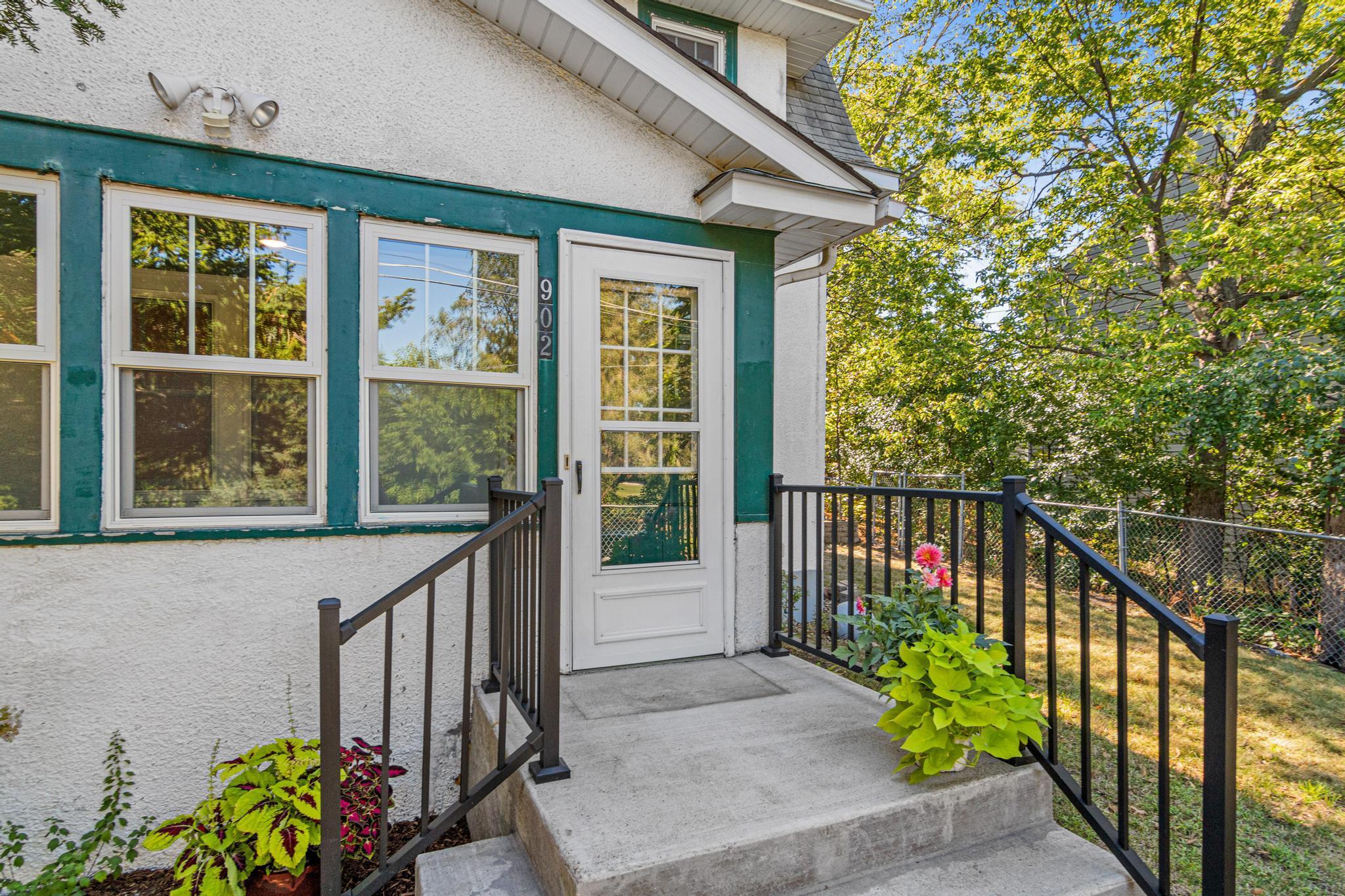 View of Residential at 902 Hunt Place, Saint Paul MN 55114, Saint Paul (25 of 29) - Mike Wilen | Minnesota Team Real Estate