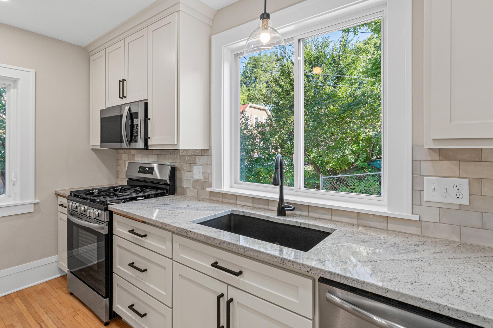 View of Residential at 902 Hunt Place, Saint Paul MN 55114, Saint Paul (8 of 29) - Mike Wilen | Minnesota Team Real Estate