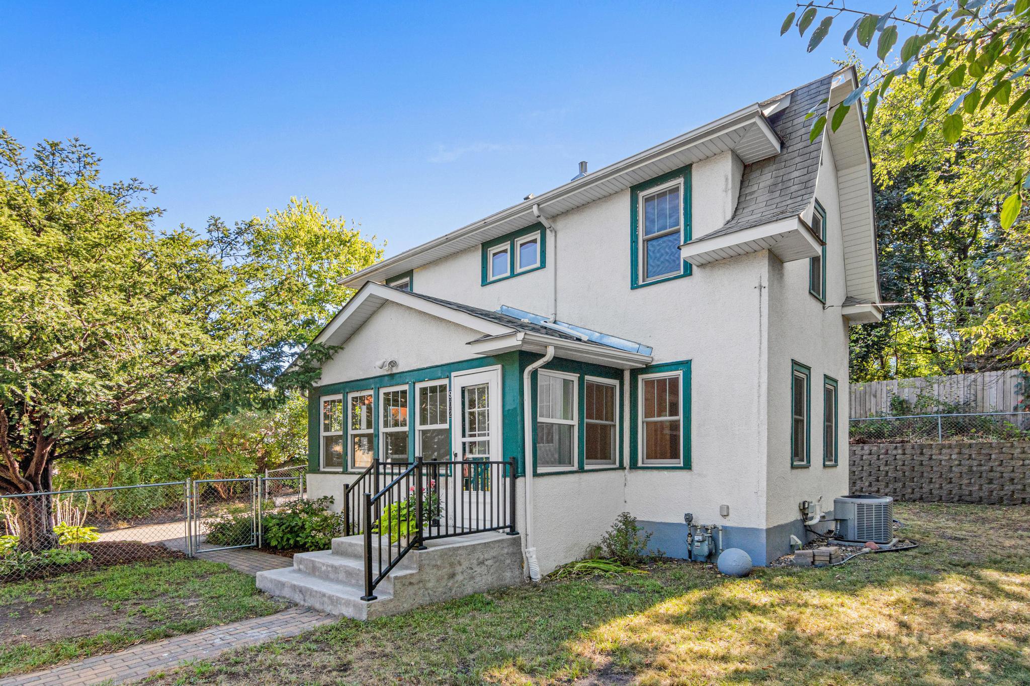 View of Single Family at 902 Hunt Place, Saint Paul - Mike Wilen | Minnesota Team Real Estate