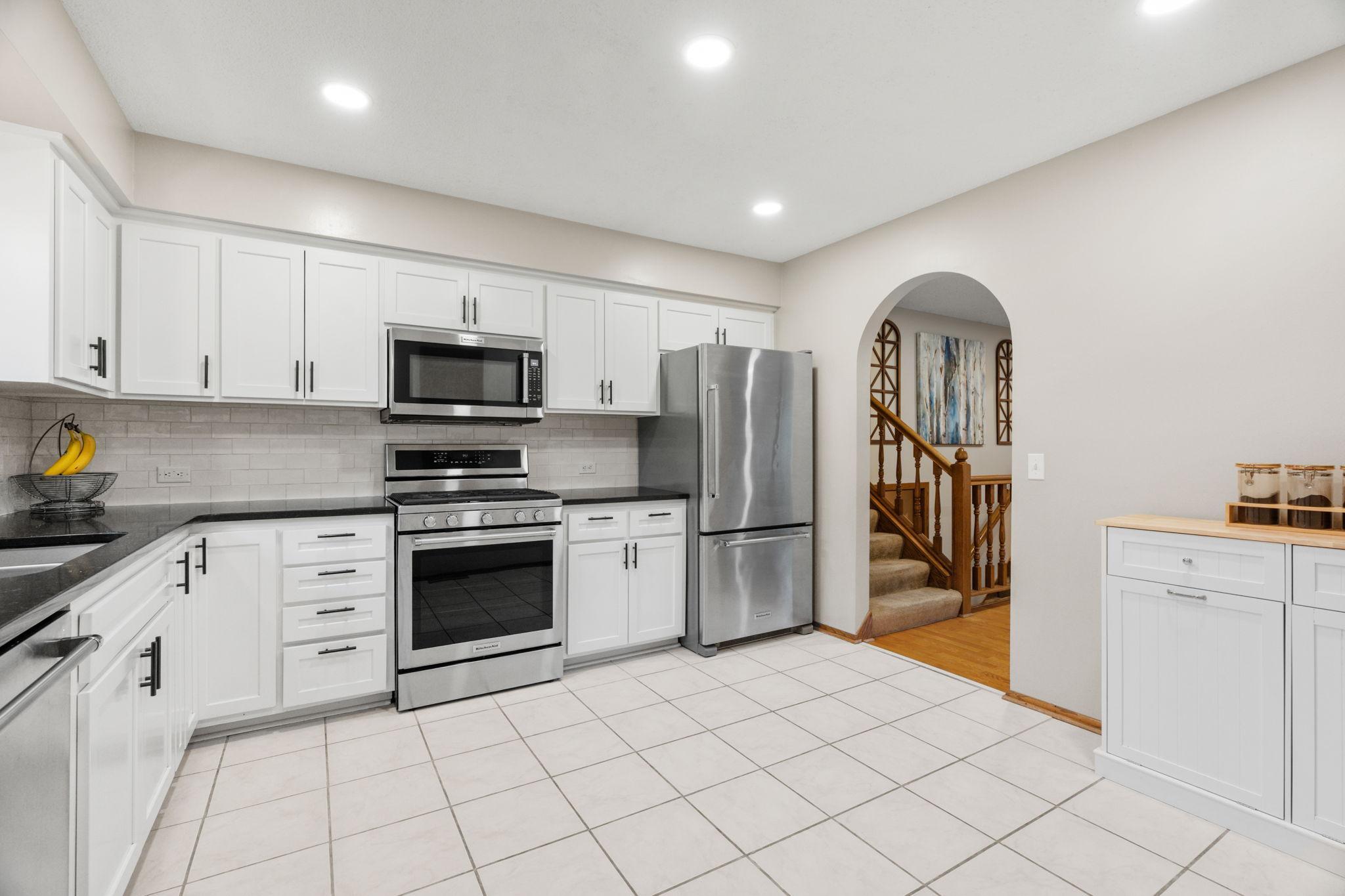 View of Residential at 9612 Union Terrace Lane, Maple Grove MN 55369, Maple Grove (9 of 27) - Mike Wilen | Minnesota Team Real Estate