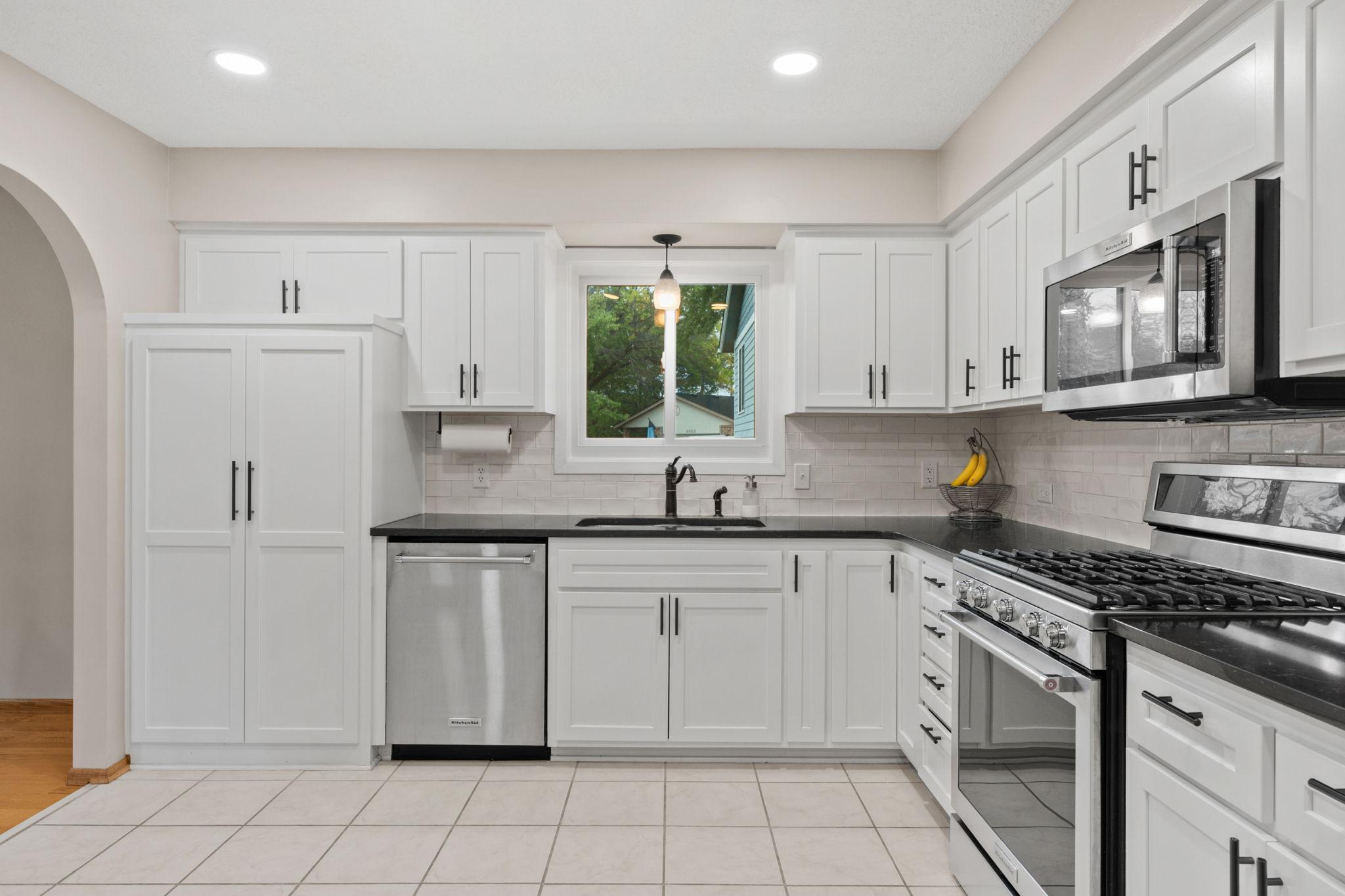 View of Residential at 9612 Union Terrace Lane, Maple Grove MN 55369, Maple Grove (7 of 27) - Mike Wilen | Minnesota Team Real Estate