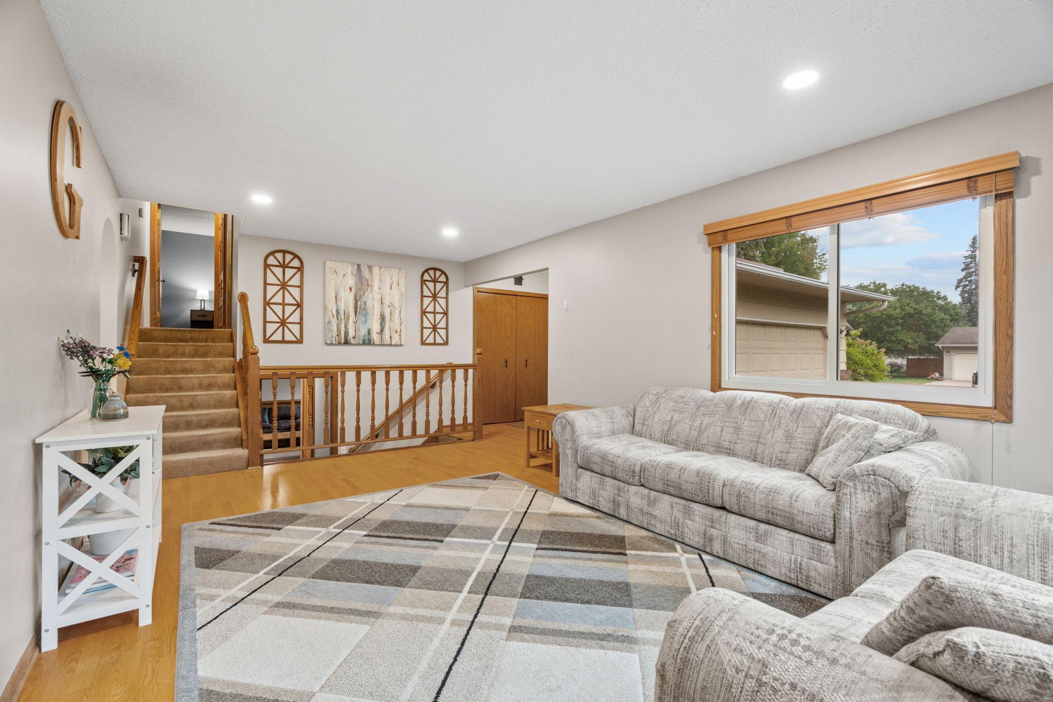 View of Residential at 9612 Union Terrace Lane, Maple Grove MN 55369, Maple Grove (6 of 27) - Mike Wilen | Minnesota Team Real Estate