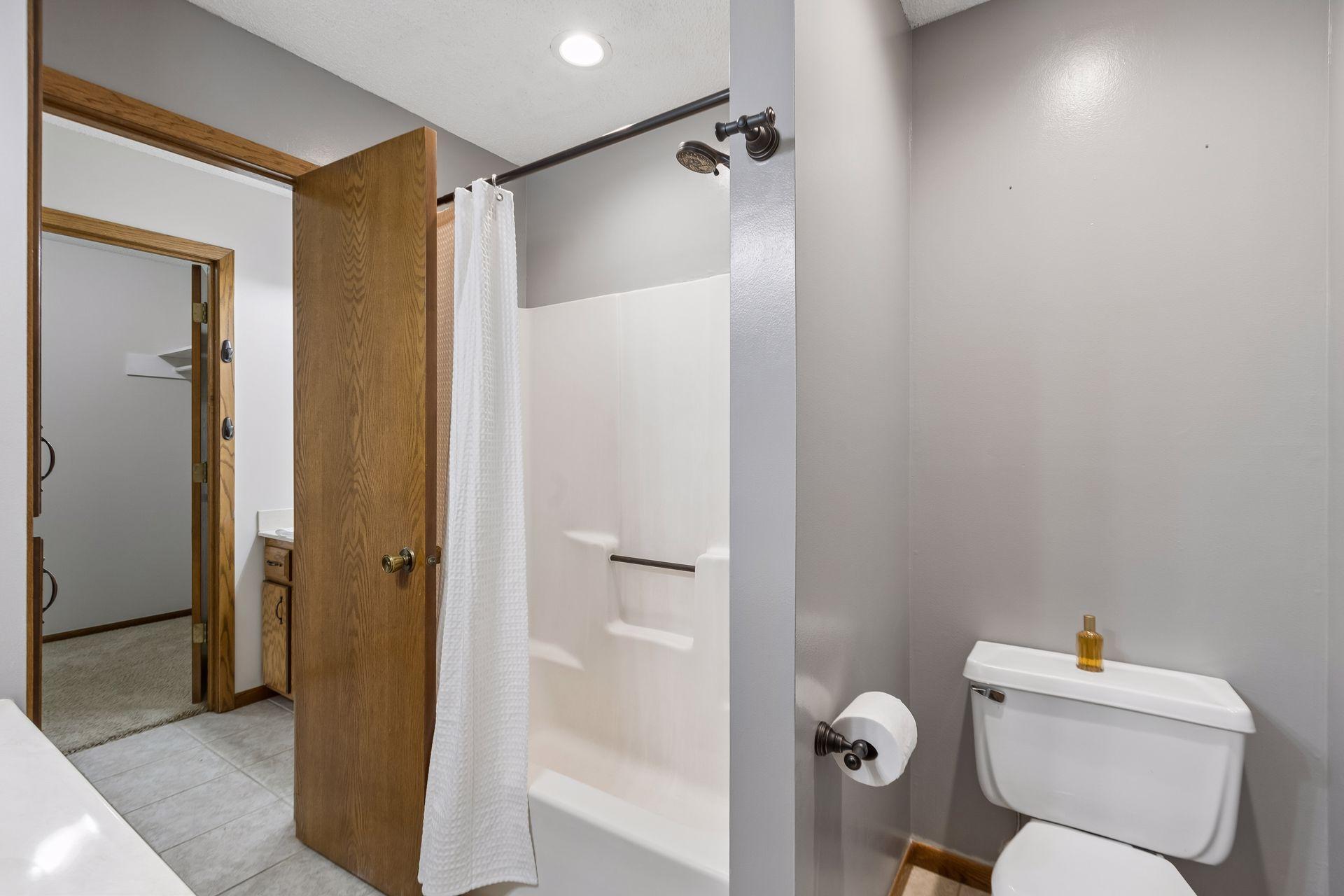 View of Residential at 533 Ravoux Road, Chaska MN 55318, Chaska (23 of 46) - Mike Wilen | Minnesota Team Real Estate