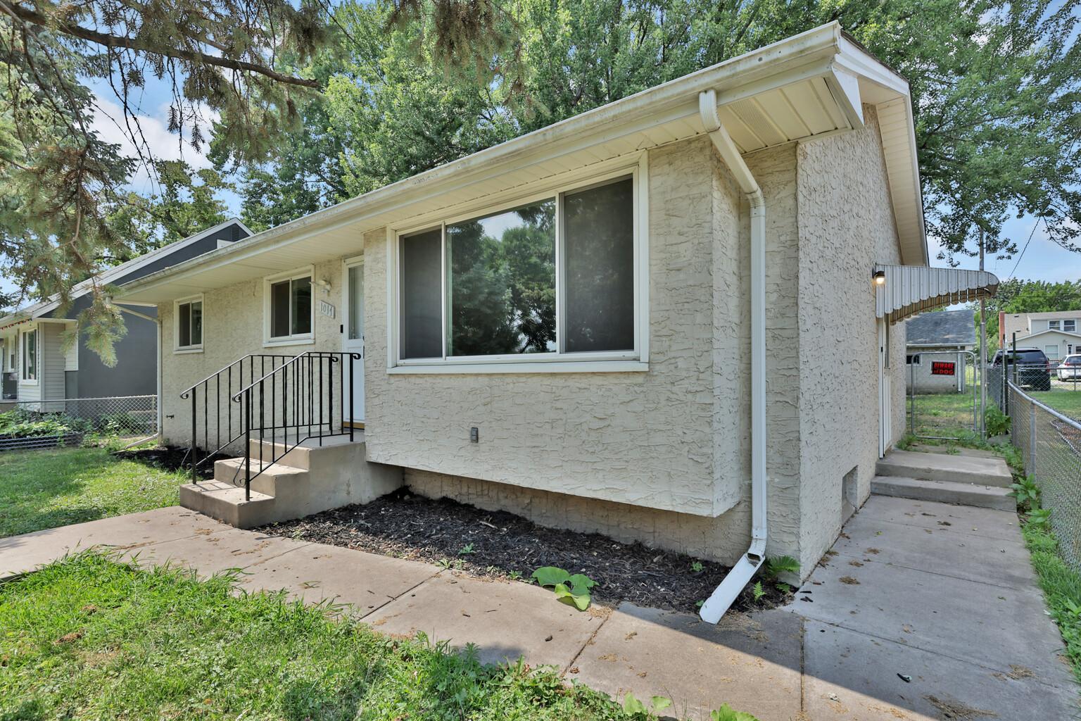 View of Residential at 1017 Livingston Avenue, West Saint Paul MN 55118, West Saint Paul (3 of 37) - Mike Wilen | Minnesota Team Real Estate