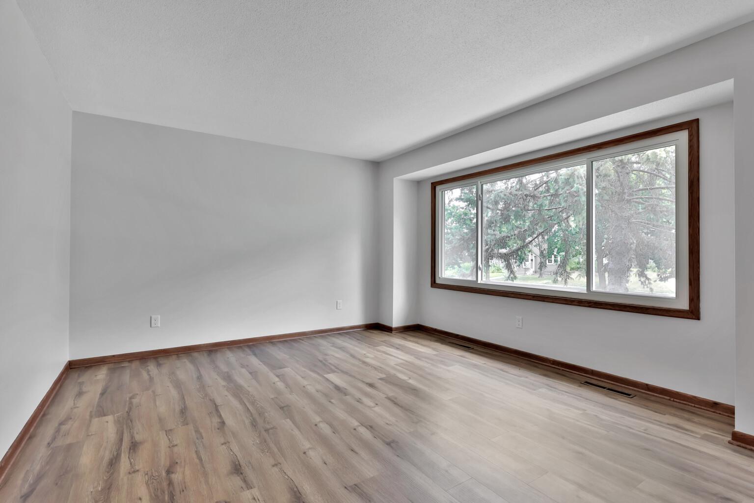 View of Residential at 1017 Livingston Avenue, West Saint Paul MN 55118, West Saint Paul (5 of 37) - Mike Wilen | Minnesota Team Real Estate