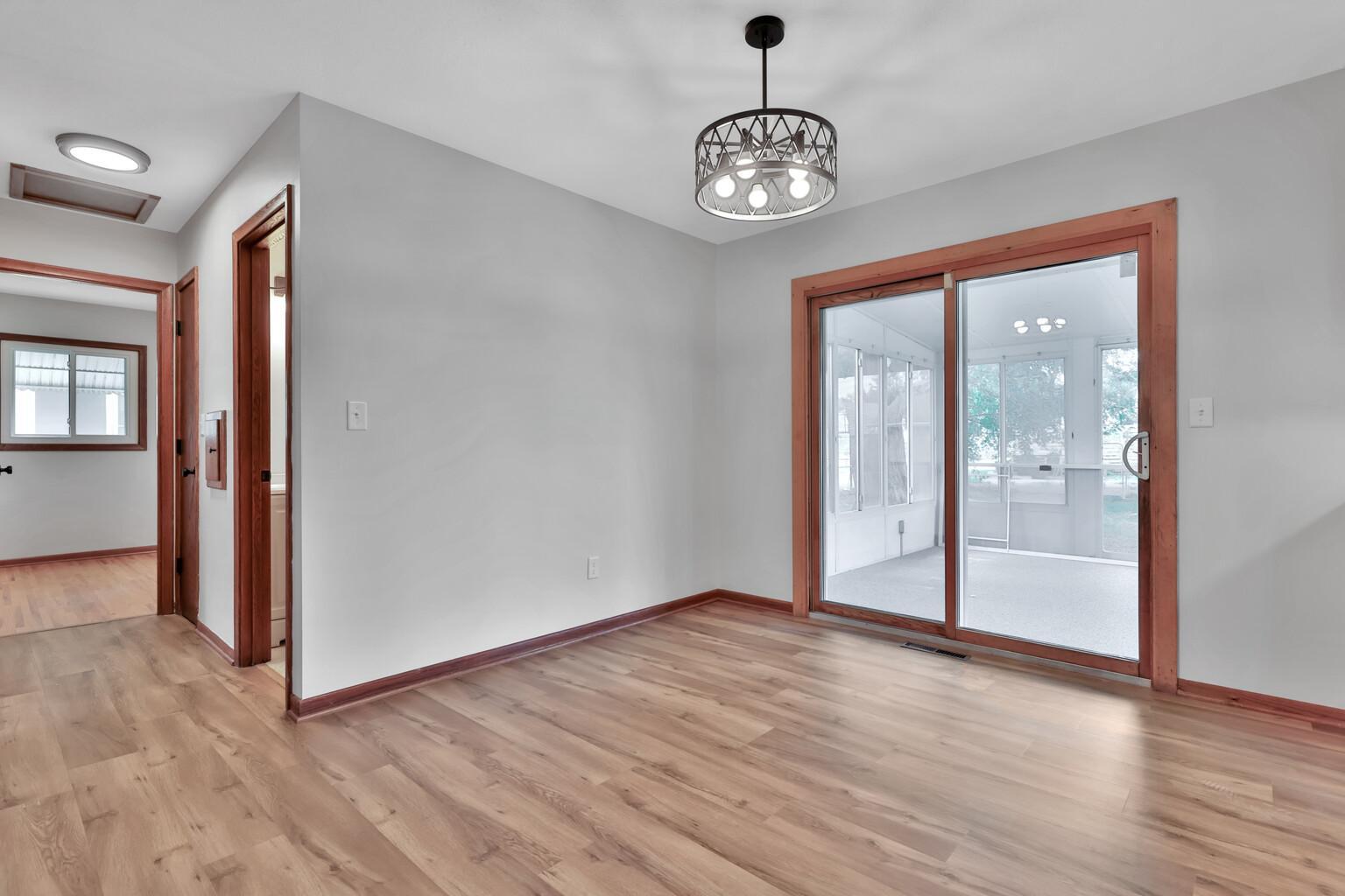 View of Residential at 1017 Livingston Avenue, West Saint Paul MN 55118, West Saint Paul (9 of 37) - Mike Wilen | Minnesota Team Real Estate