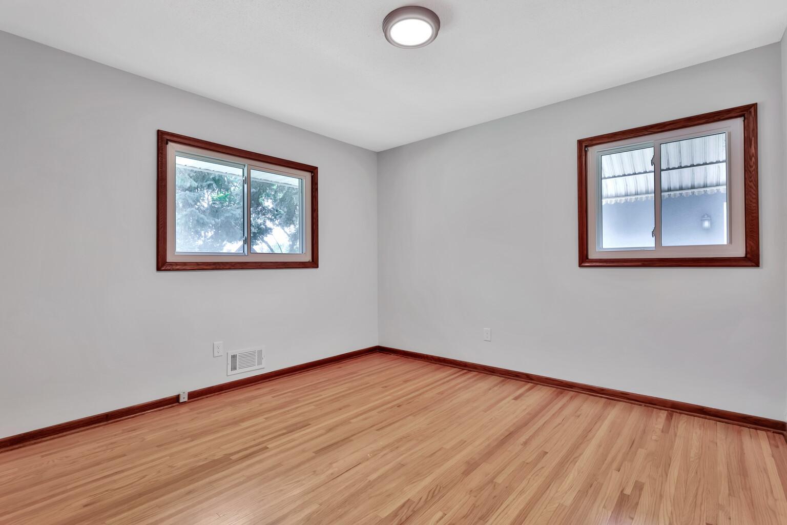 View of Residential at 1017 Livingston Avenue, West Saint Paul MN 55118, West Saint Paul (20 of 37) - Mike Wilen | Minnesota Team Real Estate