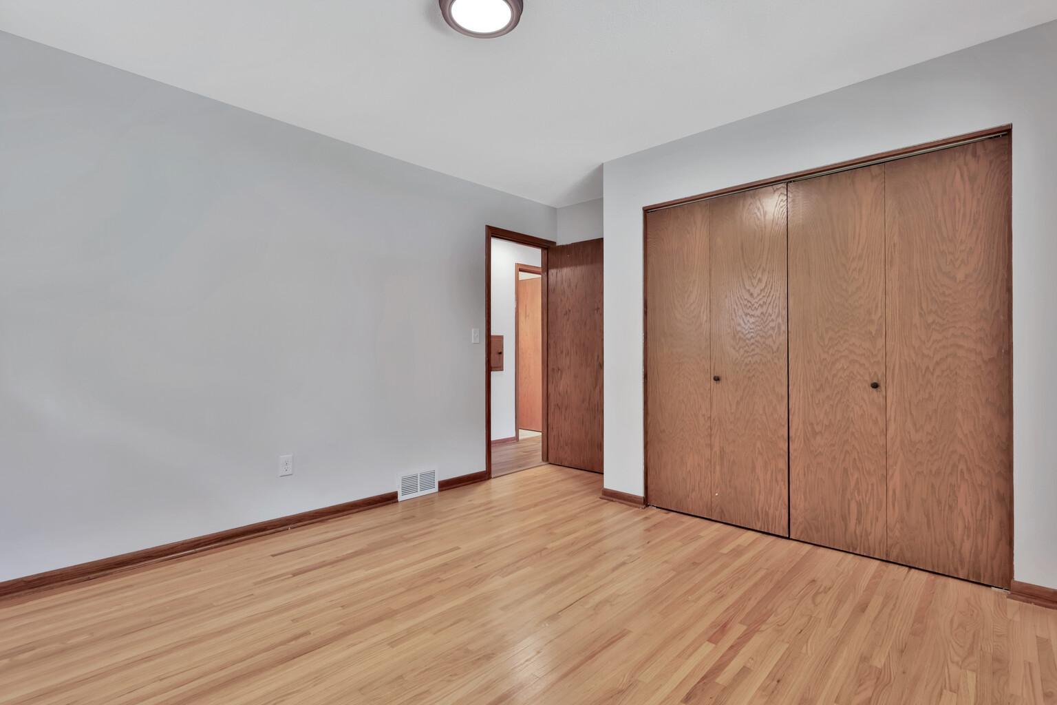 View of Residential at 1017 Livingston Avenue, West Saint Paul MN 55118, West Saint Paul (21 of 37) - Mike Wilen | Minnesota Team Real Estate