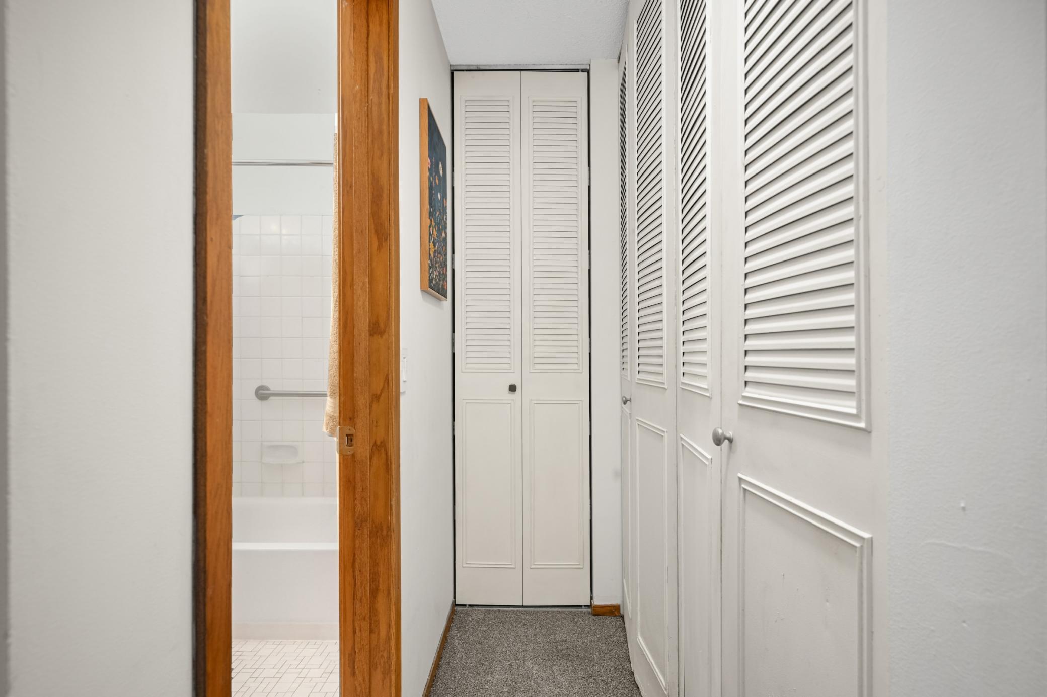 View of Residential at 2536 Dupont Avenue #101, Minneapolis MN 55405, Minneapolis (9 of 20) - Mike Wilen | Minnesota Team Real Estate