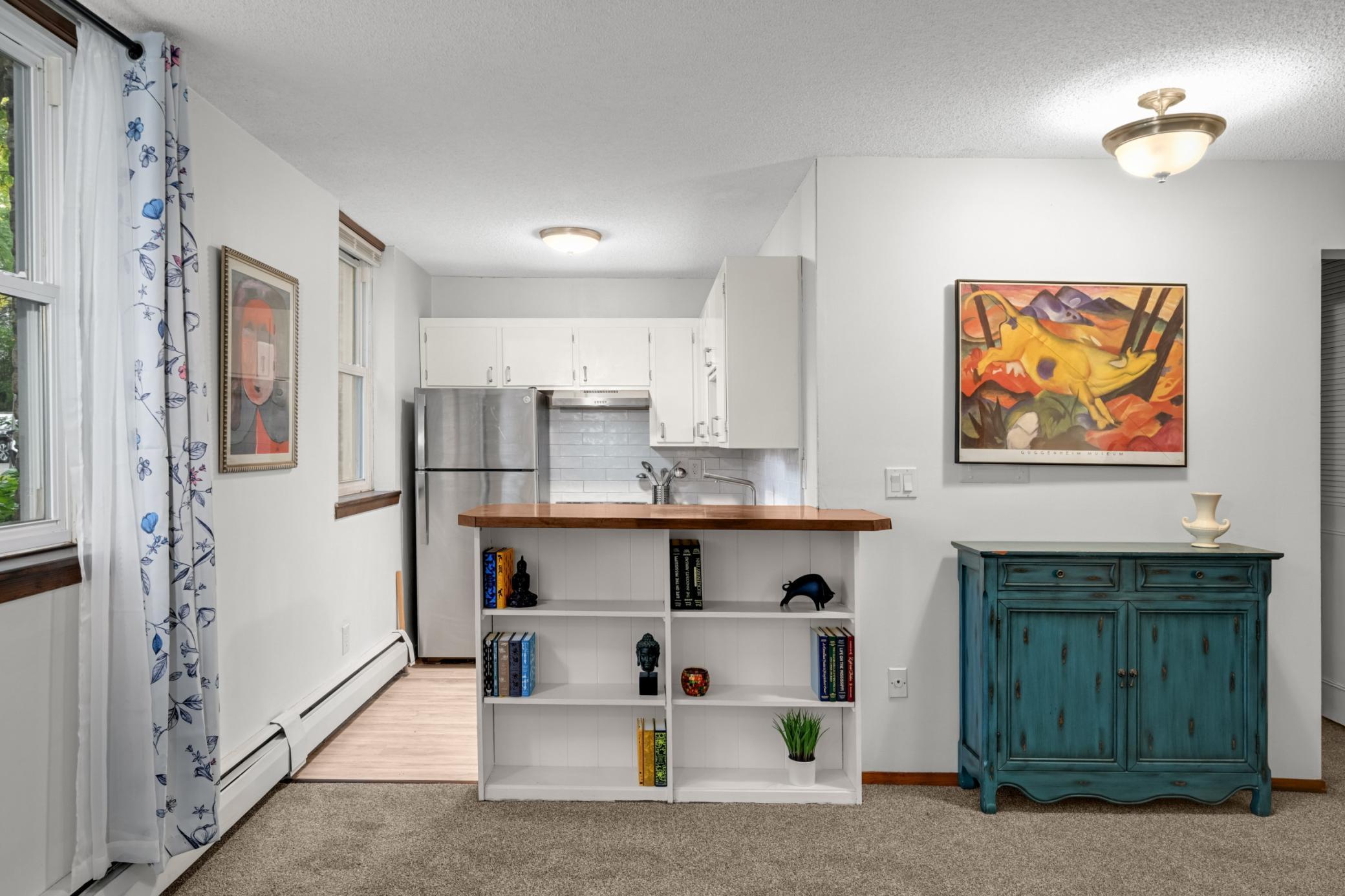 View of Residential at 2536 Dupont Avenue #101, Minneapolis MN 55405, Minneapolis (4 of 20) - Mike Wilen | Minnesota Team Real Estate