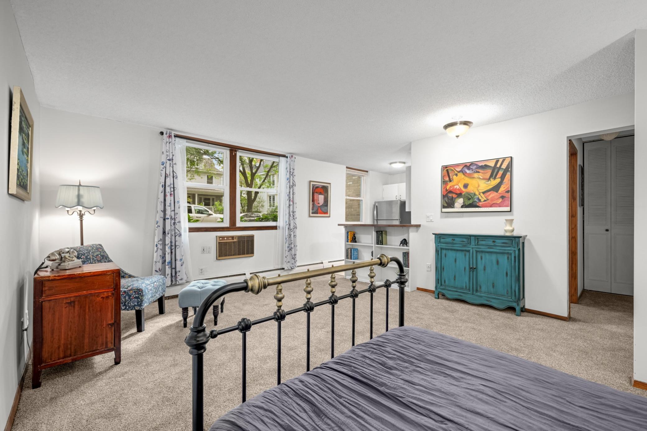 View of (CC) Low Rise (3- Levels) at 2536 Dupont Avenue, Minneapolis - Mike Wilen | Minnesota Team Real Estate