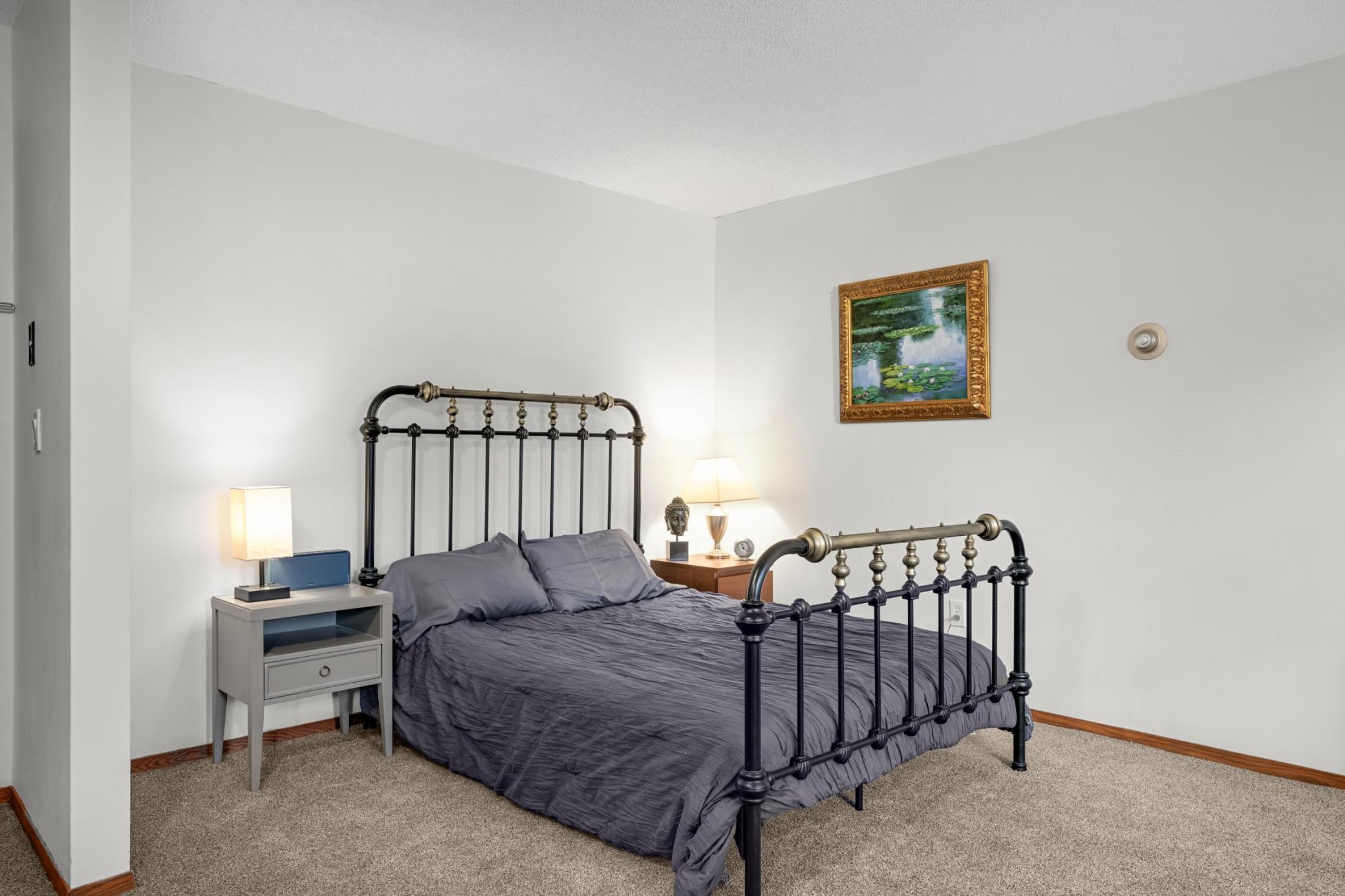 View of Residential at 2536 Dupont Avenue #101, Minneapolis MN 55405, Minneapolis (8 of 20) - Mike Wilen | Minnesota Team Real Estate