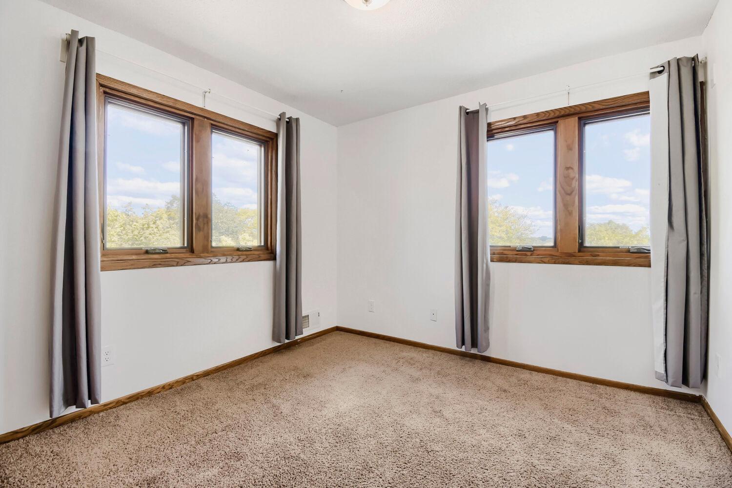View of Residential at 2729 3rd Street, Minneapolis MN 55411, Minneapolis (19 of 37) - Mike Wilen | Minnesota Team Real Estate
