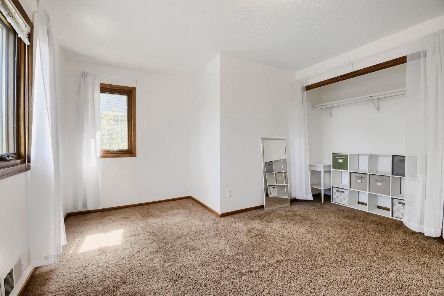 View of Residential at 2729 3rd Street, Minneapolis MN 55411, Minneapolis (18 of 37) - Mike Wilen | Minnesota Team Real Estate