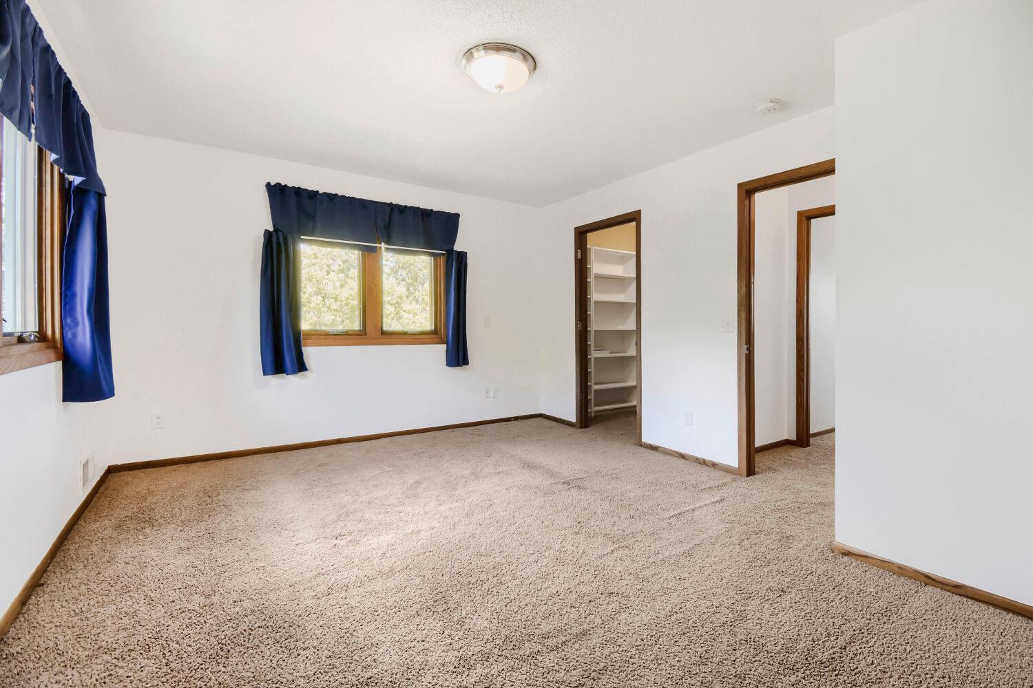 View of Residential at 2729 3rd Street, Minneapolis MN 55411, Minneapolis (21 of 37) - Mike Wilen | Minnesota Team Real Estate