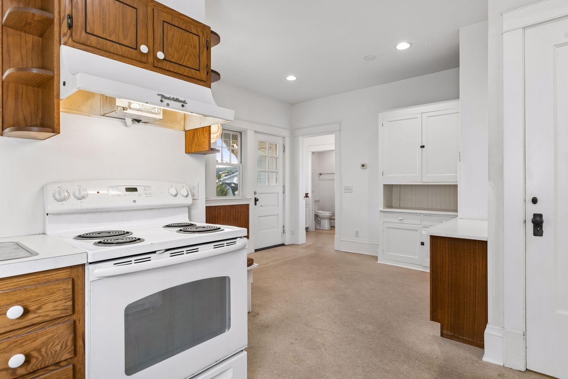 View of Residential at 2073 Carroll Avenue, Saint Paul MN 55104, Saint Paul (13 of 31) - Mike Wilen | Minnesota Team Real Estate