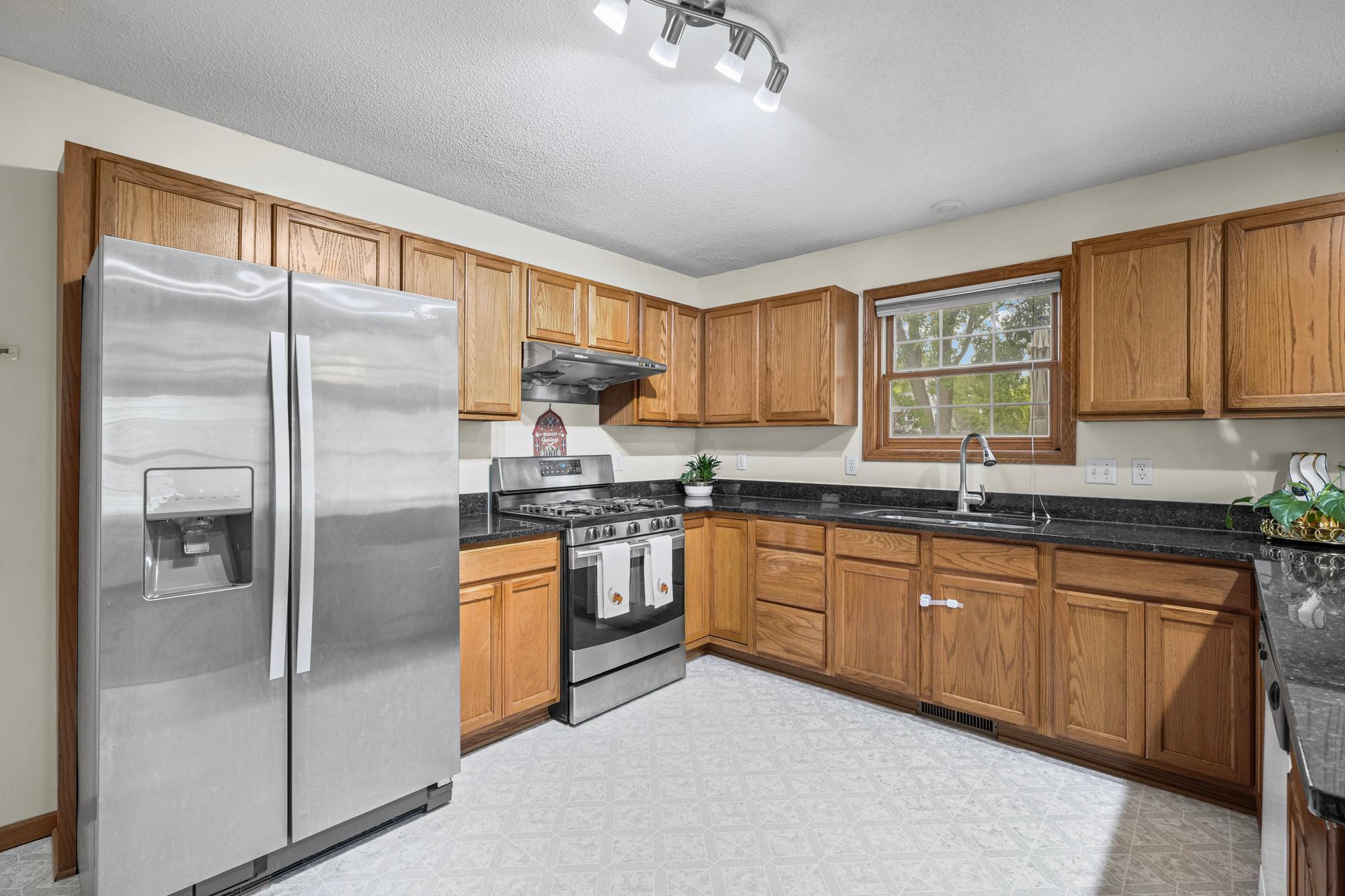 View of Residential at 611 Bellvue Lane, Brooklyn Center MN 55430, Brooklyn Center (18 of 59) - Mike Wilen | Minnesota Team Real Estate
