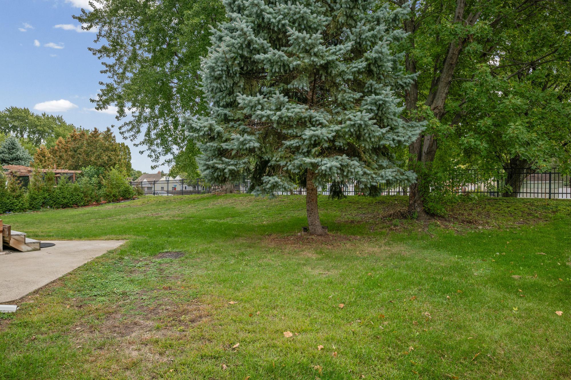 View of Residential at 611 Bellvue Lane, Brooklyn Center MN 55430, Brooklyn Center (54 of 59) - Mike Wilen | Minnesota Team Real Estate