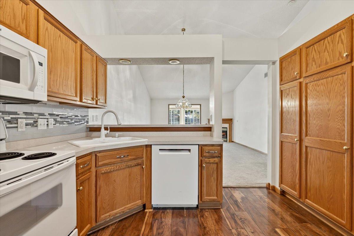 View of Residential at 7987 Forest Boulevard #Unit F, Woodbury MN 55125, Woodbury (12 of 29) - Mike Wilen | Minnesota Team Real Estate