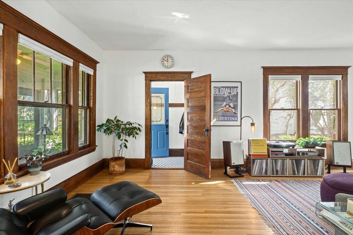 View of Residential at 1802 Selby Avenue, Saint Paul MN 55104, Saint Paul (10 of 41) - Mike Wilen | Minnesota Team Real Estate