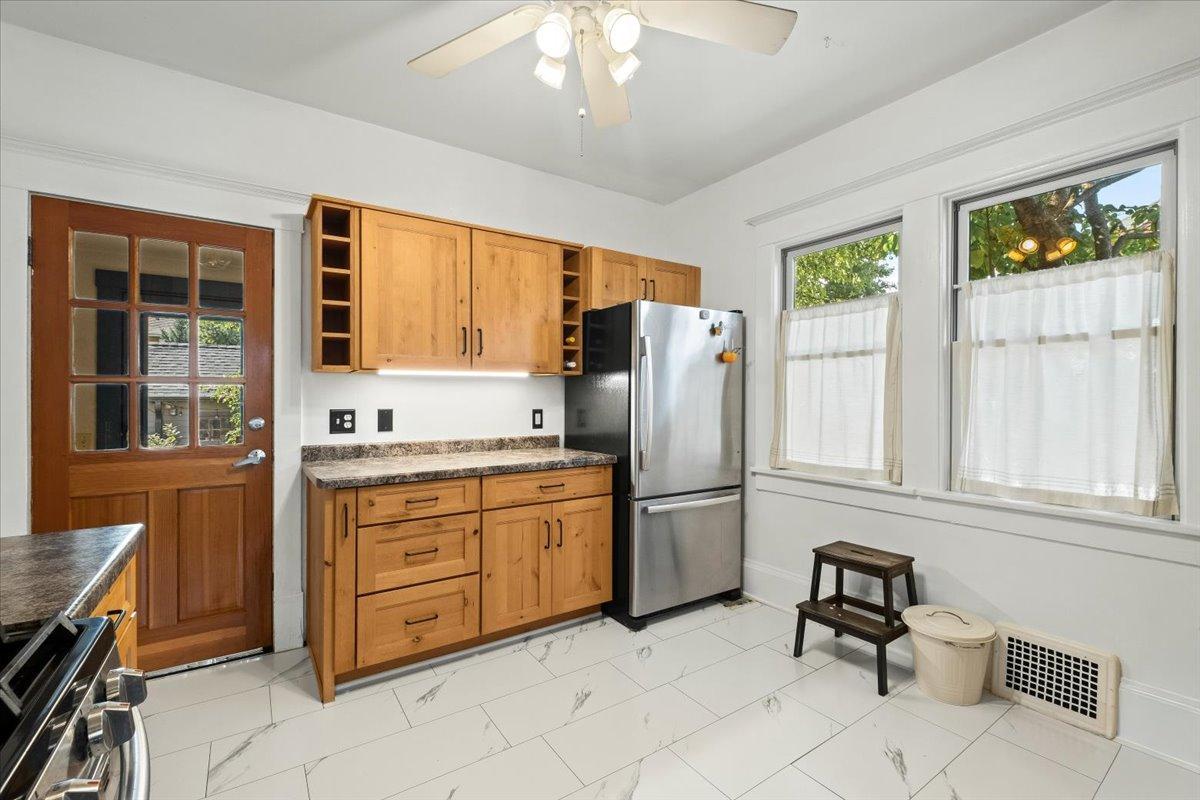 View of Residential at 1802 Selby Avenue, Saint Paul MN 55104, Saint Paul (19 of 41) - Mike Wilen | Minnesota Team Real Estate