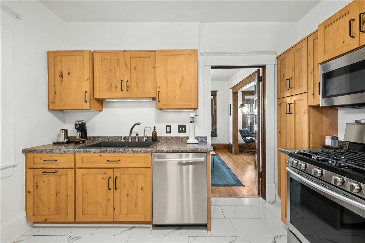 View of Residential at 1802 Selby Avenue, Saint Paul MN 55104, Saint Paul (21 of 41) - Mike Wilen | Minnesota Team Real Estate