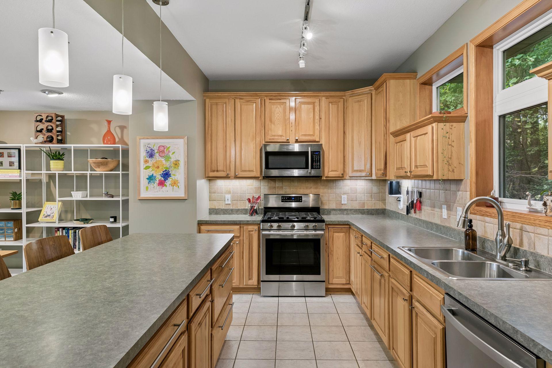 View of Residential at 9820 Cove Drive, Minnetonka MN 55305, Minnetonka (10 of 33) - Mike Wilen | Minnesota Team Real Estate
